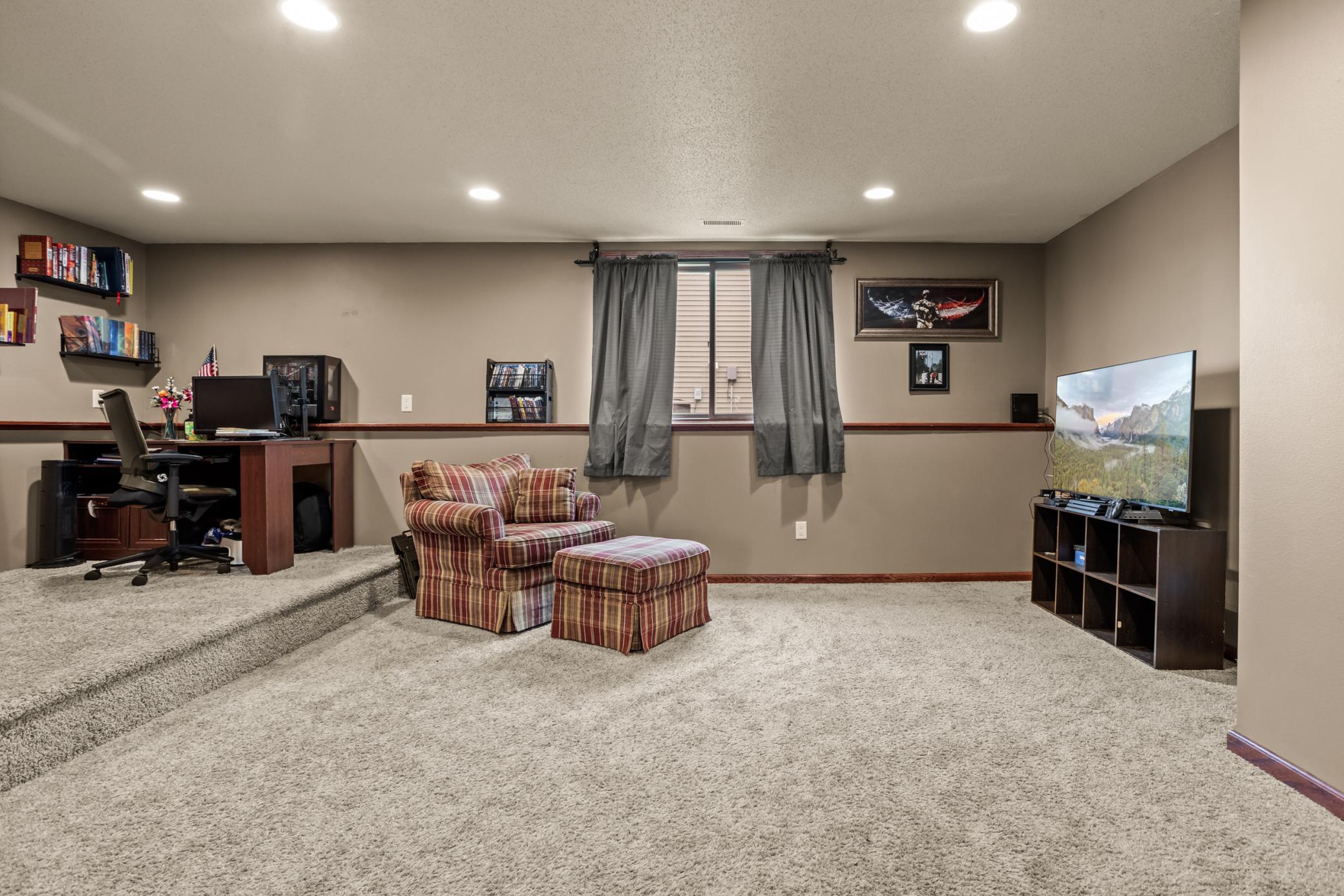 2006 single family home for sale at 1240 38th Avenue S in Moorhead, MN — 4 bed, 3 bath (photo 22 of 35)