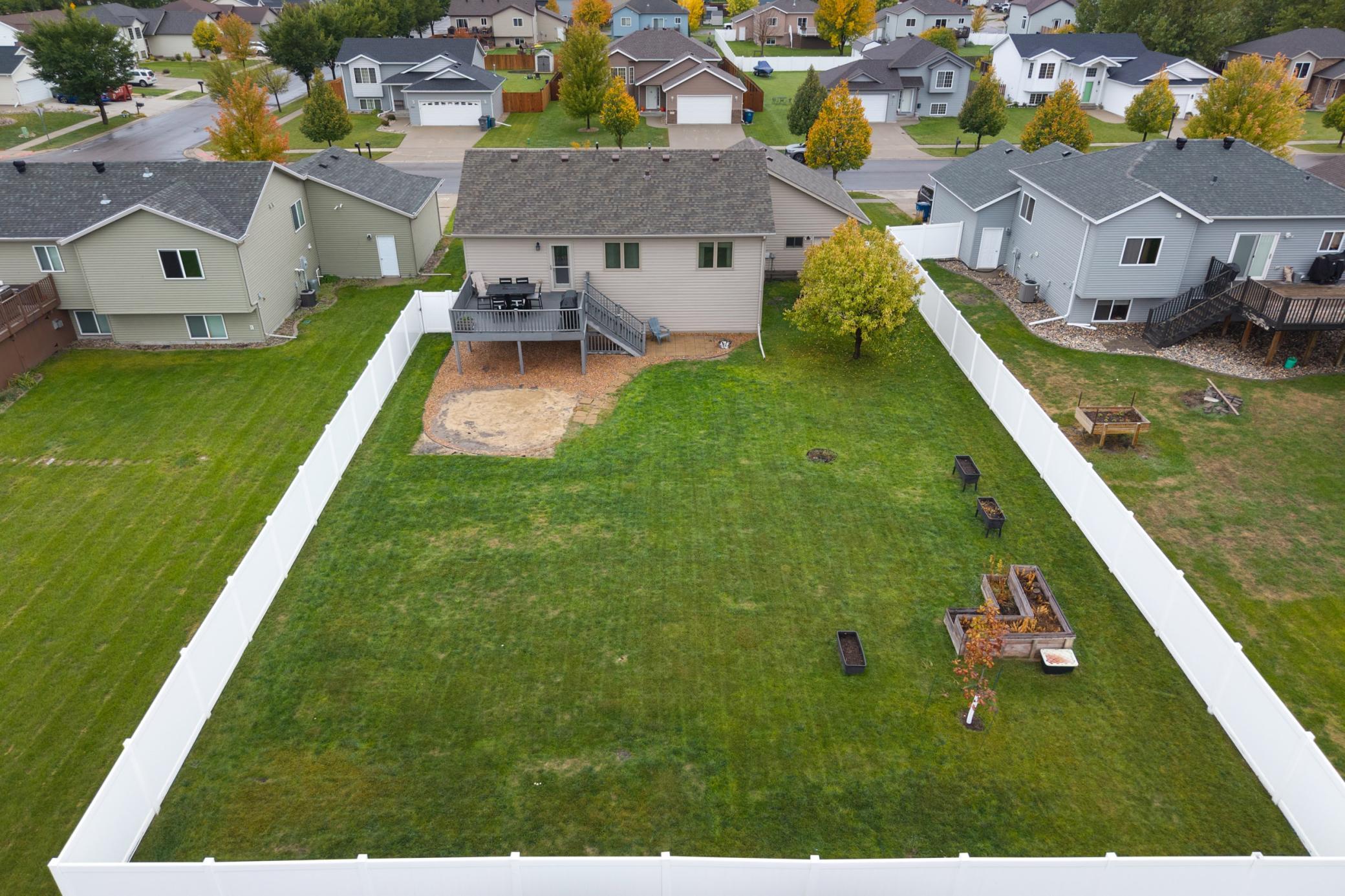 2006 single family home for sale at 1240 38th Avenue S in Moorhead, MN — 4 bed, 3 bath (photo 32 of 35)