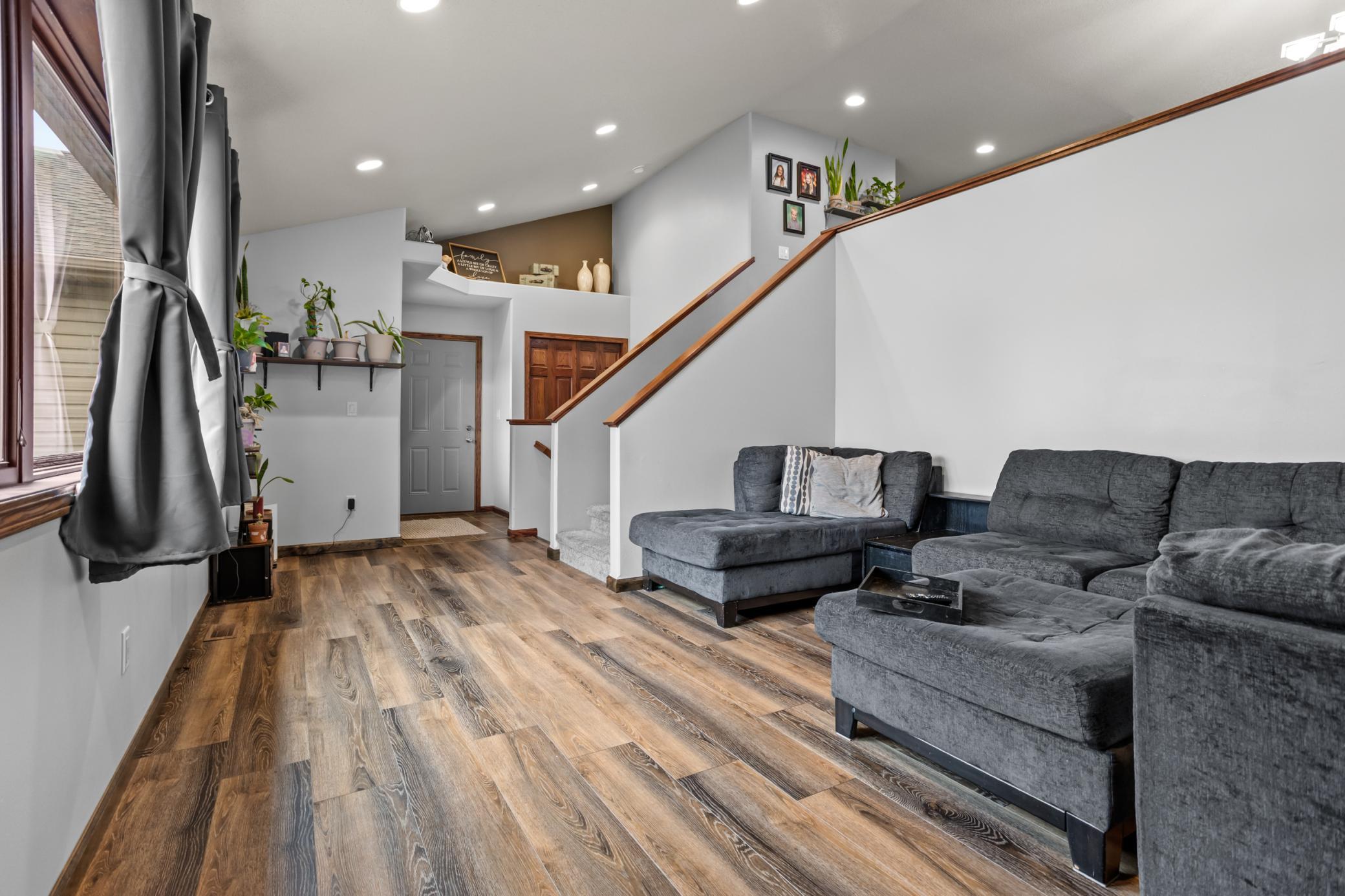 2006 single family home for sale at 1240 38th Avenue S in Moorhead, MN — 4 bed, 3 bath (photo 6 of 35)