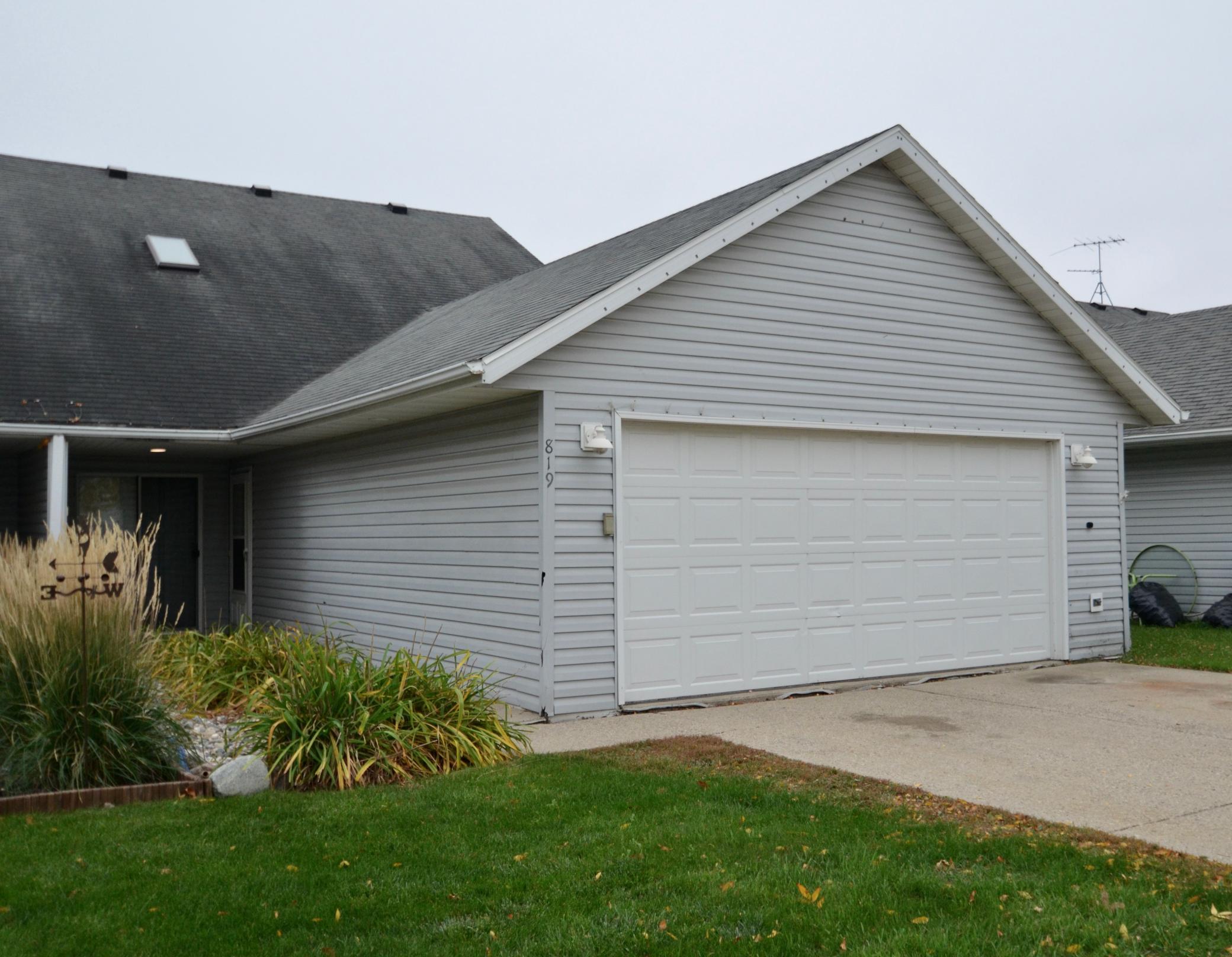 819 W 12 1/2 Avenue W, West Fargo, ND