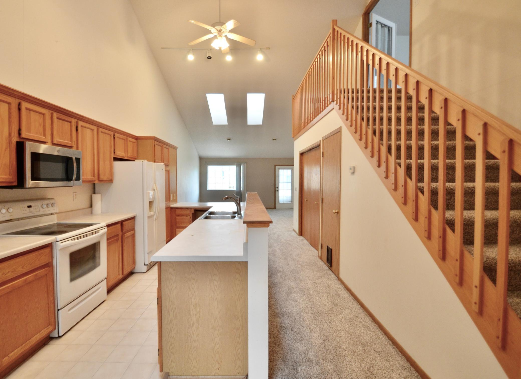 1996 twin home for sale at 819 W 12 1/2 Avenue W in West Fargo, ND — 4 bed, 2 bath (photo 2 of 26)