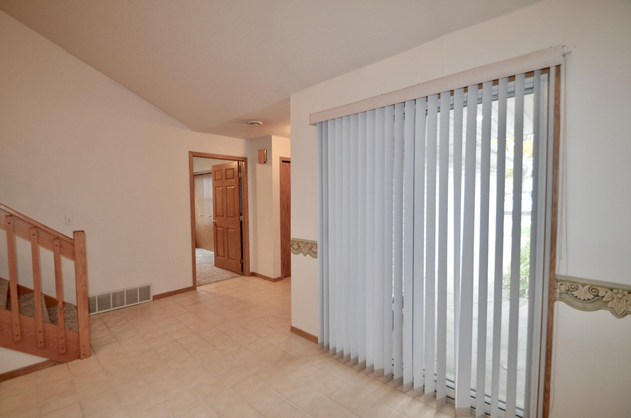 1996 twin home for sale at 819 W 12 1/2 Avenue W in West Fargo, ND — 4 bed, 2 bath (photo 20 of 26)