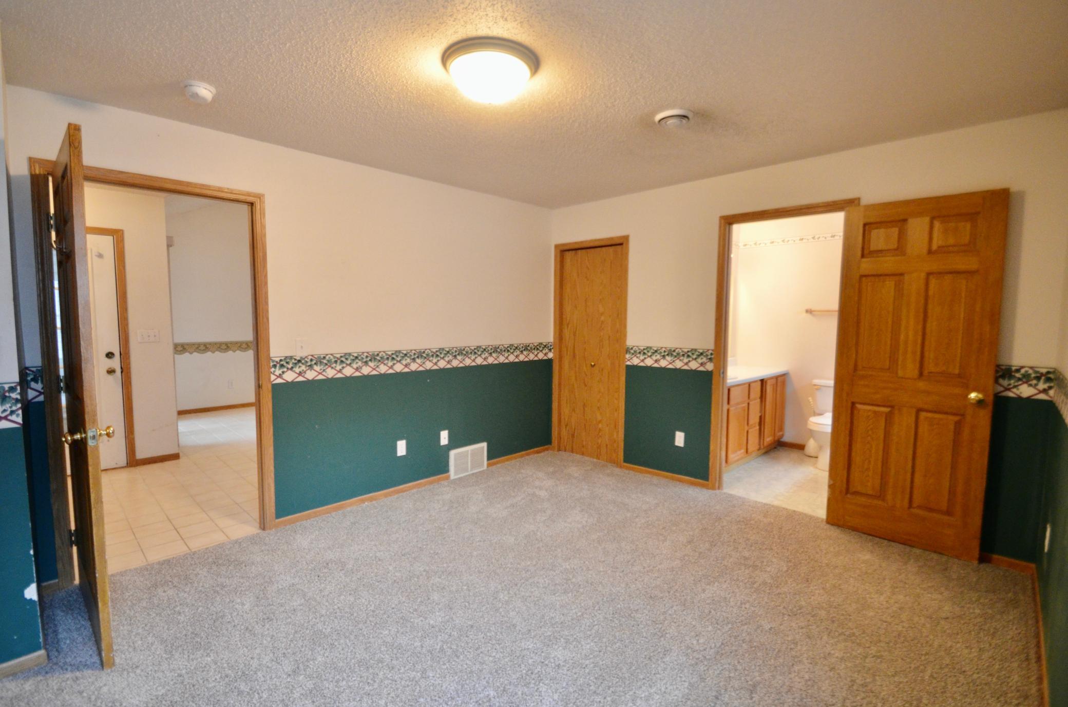 1996 twin home for sale at 819 W 12 1/2 Avenue W in West Fargo, ND — 4 bed, 2 bath (photo 9 of 26)