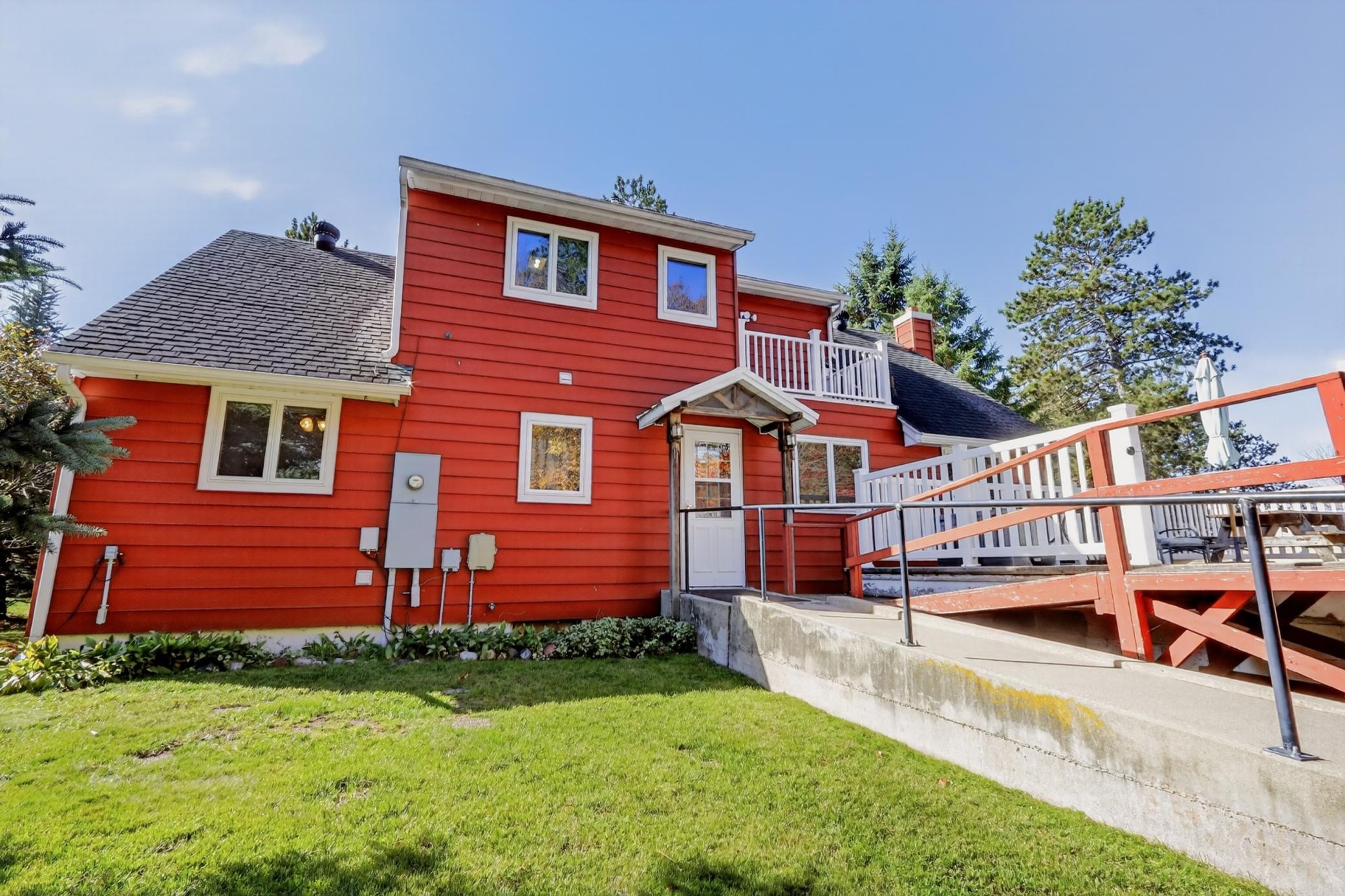 1958 single family home for sale at 2111 Norway Street in Grand Rapids, MN — 3 bed, 3 bath (photo 3 of 43)
