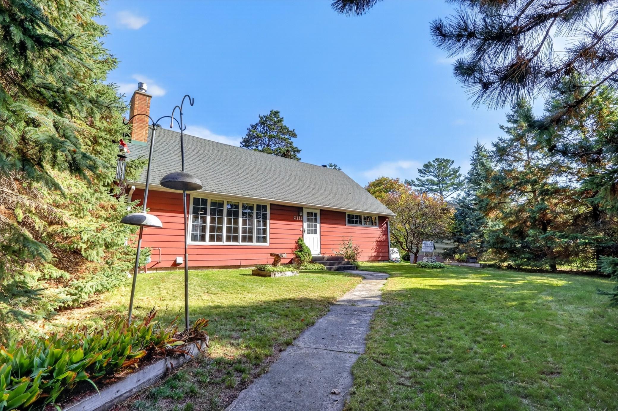1958 single family home for sale at 2111 Norway Street in Grand Rapids, MN — 3 bed, 3 bath (photo 37 of 43)