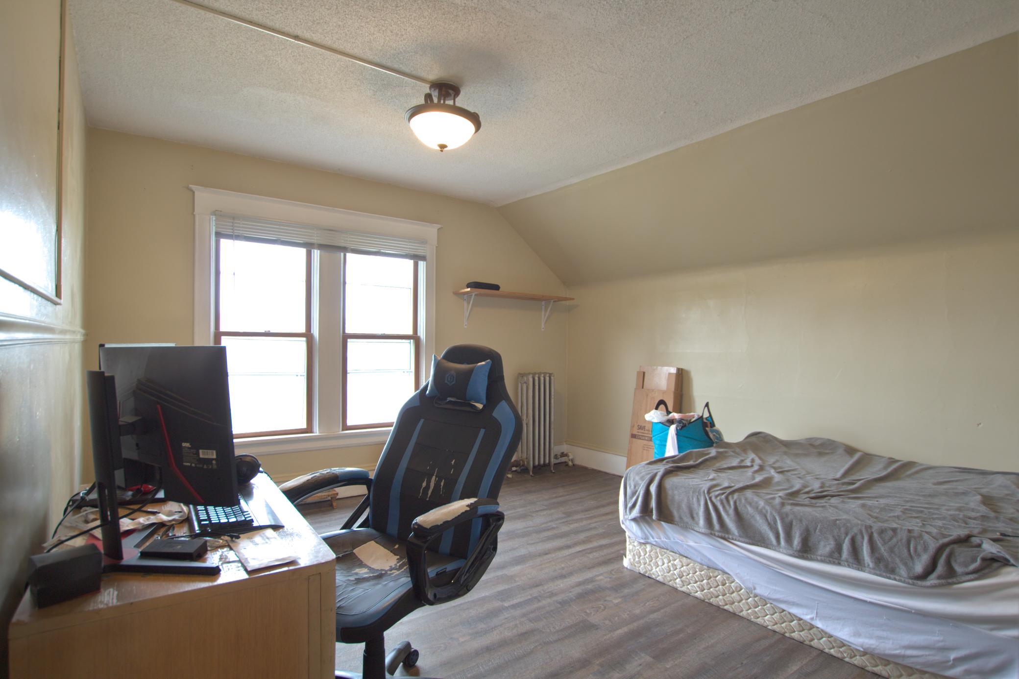 1907 triplex for sale at 820 Beltrami Avenue NW in Bemidji, MN — 9 bed, 4 bath (photo 13 of 43)