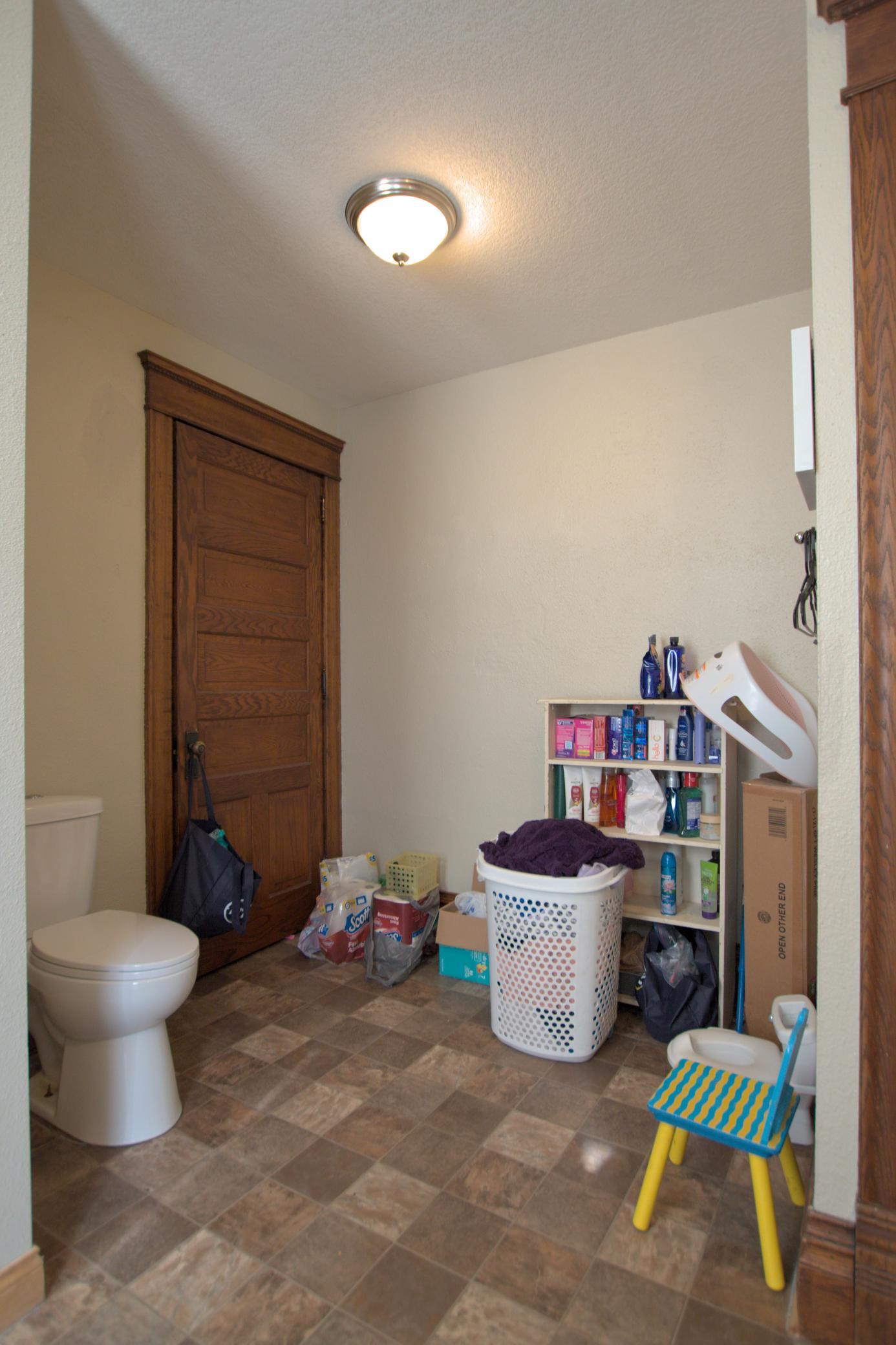 1907 triplex for sale at 820 Beltrami Avenue NW in Bemidji, MN — 9 bed, 4 bath (photo 32 of 43)