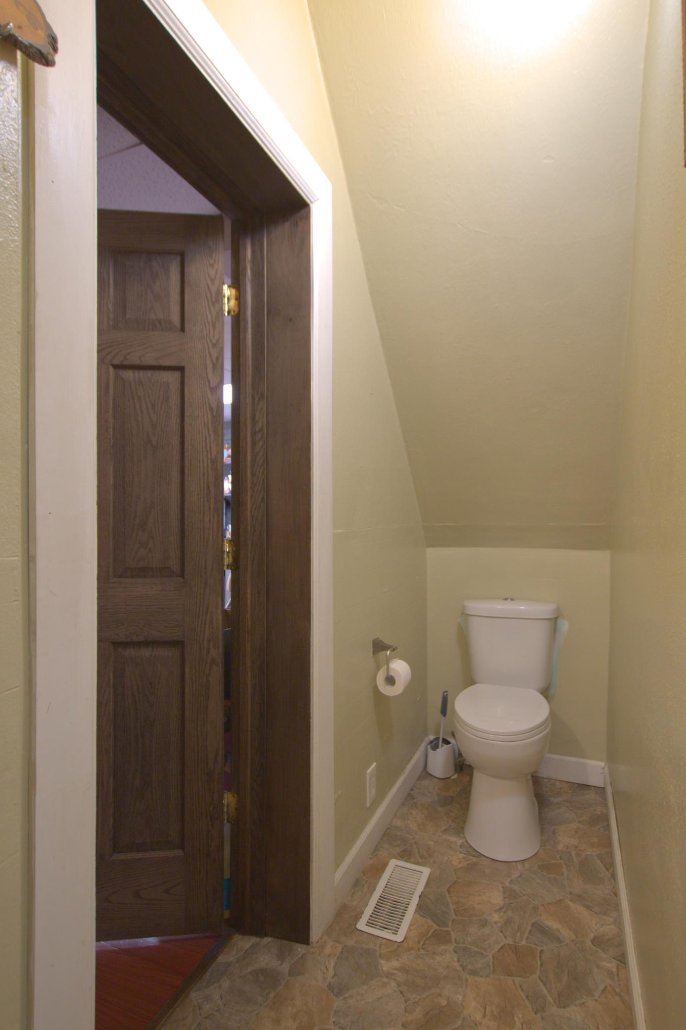 1907 triplex for sale at 820 Beltrami Avenue NW in Bemidji, MN — 9 bed, 4 bath (photo 36 of 43)