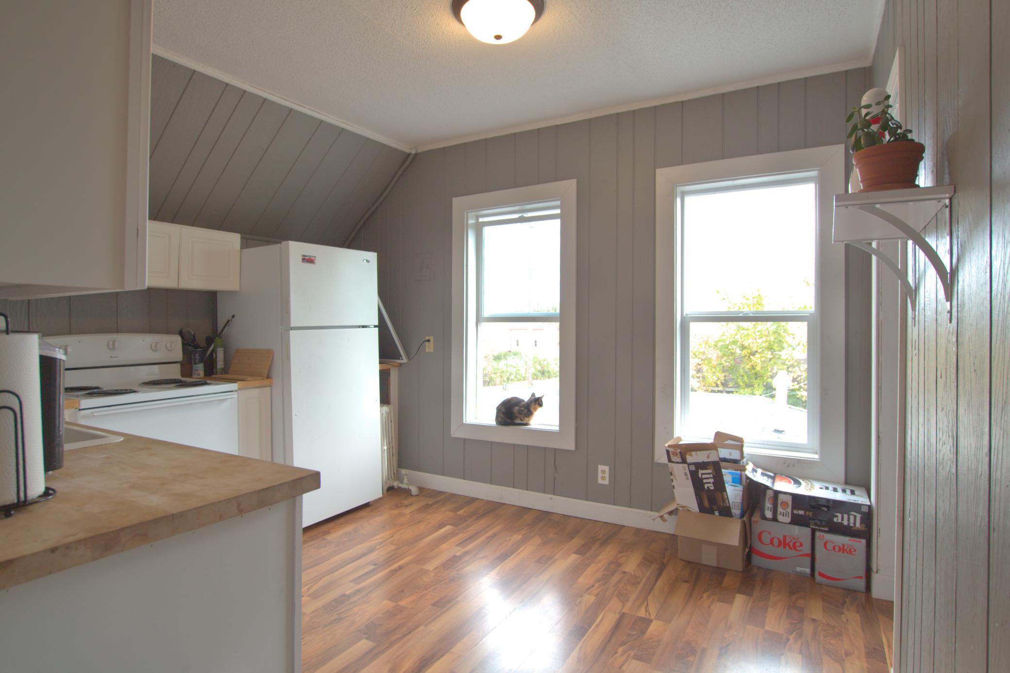 1907 triplex for sale at 820 Beltrami Avenue NW in Bemidji, MN — 9 bed, 4 bath (photo 5 of 43)