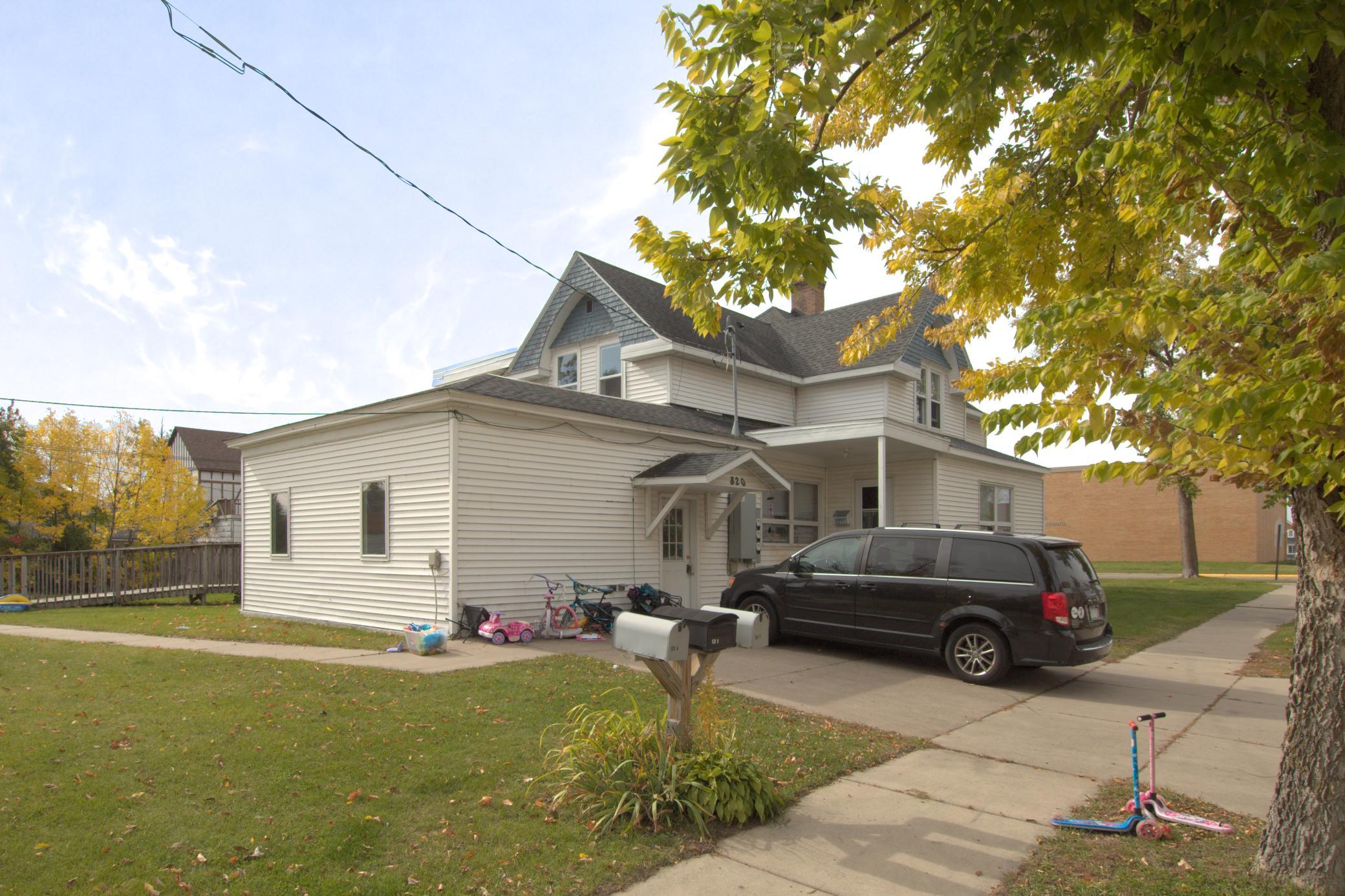 1907 triplex for sale at 820 Beltrami Avenue NW in Bemidji, MN — 9 bed, 4 bath (photo 42 of 43)