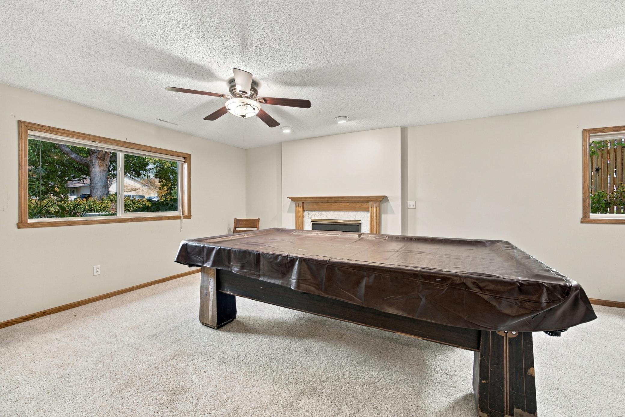 1992 single family home for sale at 1115 Sommerset Drive in West Fargo, ND — 4 bed, 2 bath (photo 20 of 45)