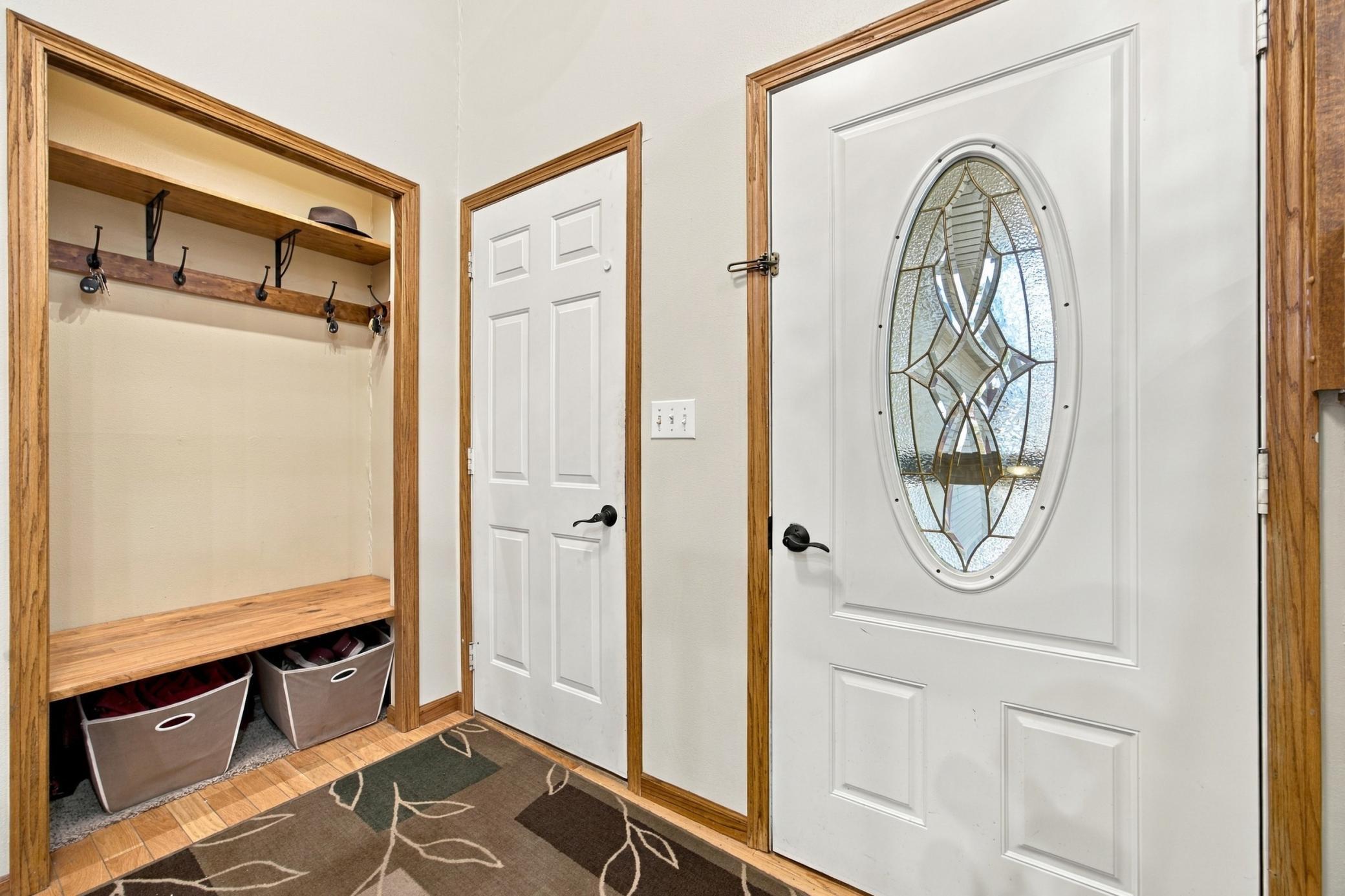 1992 single family home for sale at 1115 Sommerset Drive in West Fargo, ND — 4 bed, 2 bath (photo 3 of 45)