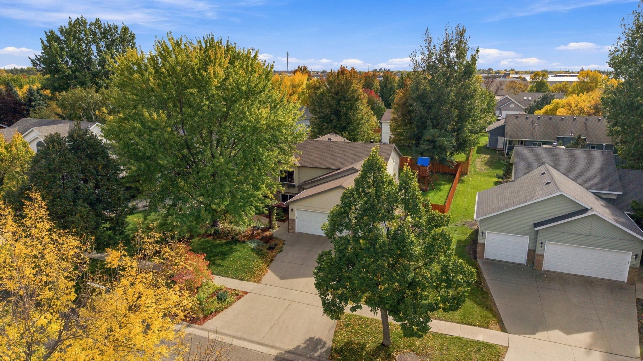 1992 single family home for sale at 1115 Sommerset Drive in West Fargo, ND — 4 bed, 2 bath (photo 31 of 45)