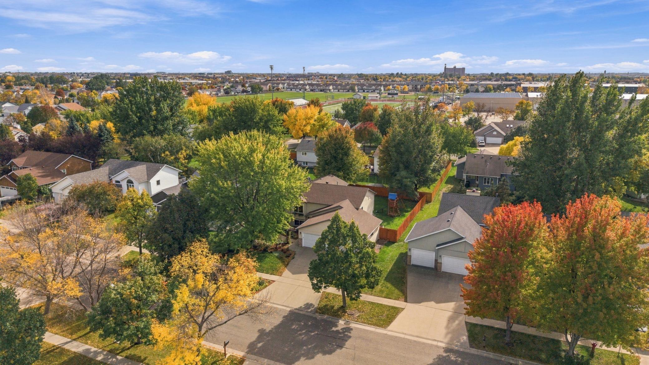 1992 single family home for sale at 1115 Sommerset Drive in West Fargo, ND — 4 bed, 2 bath (photo 32 of 45)