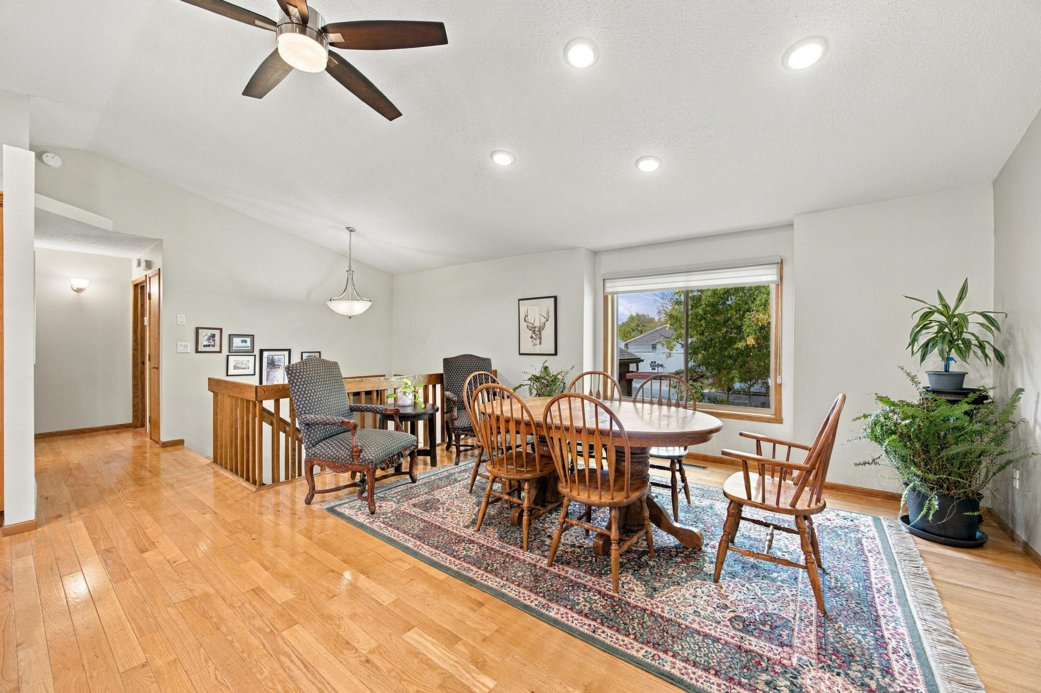 1992 single family home for sale at 1115 Sommerset Drive in West Fargo, ND — 4 bed, 2 bath (photo 9 of 45)