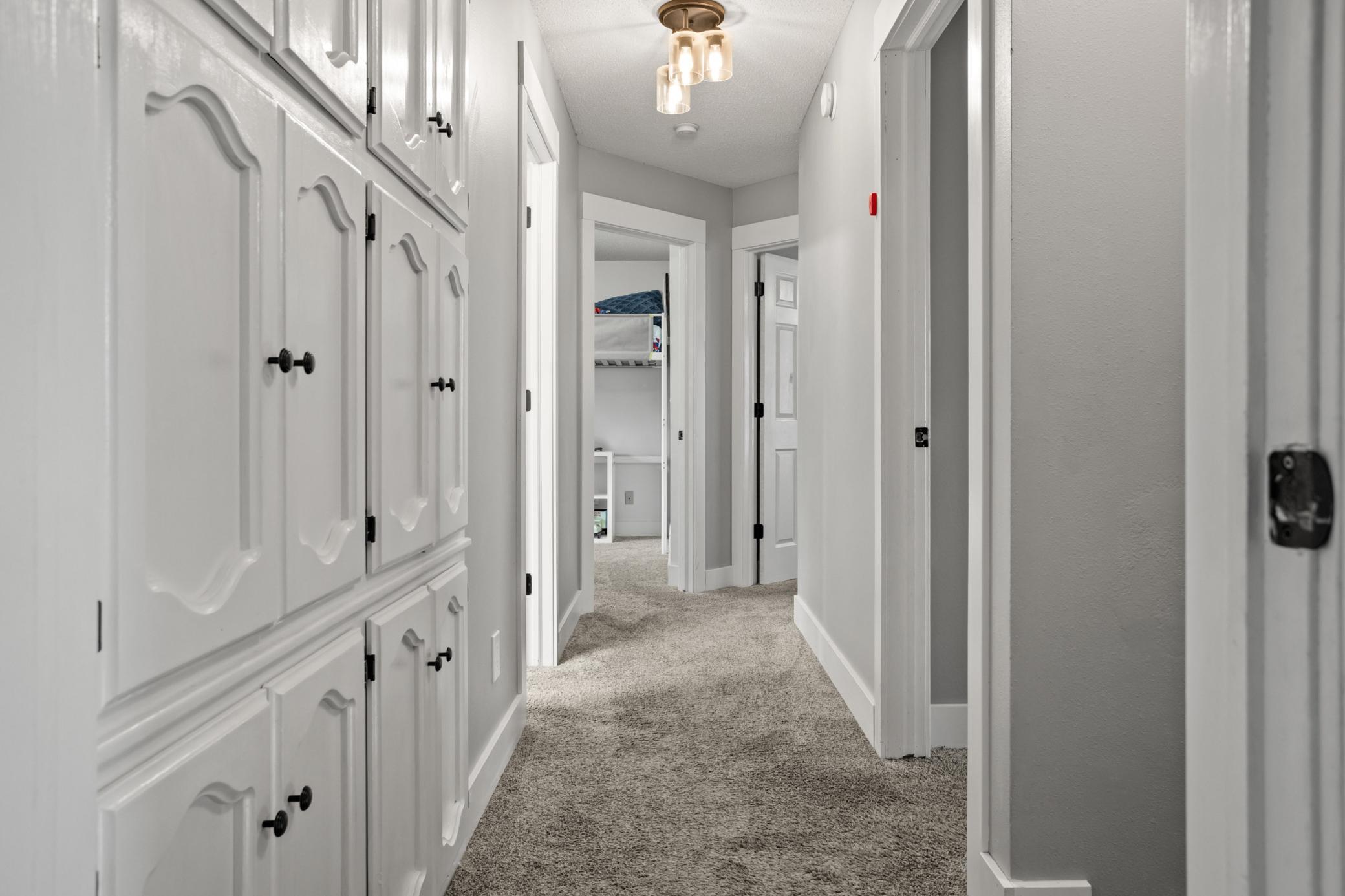 1990 single family home for sale at 2816 39 1/2 Avenue S in Fargo, ND — 6 bed, 4 bath (photo 22 of 55)