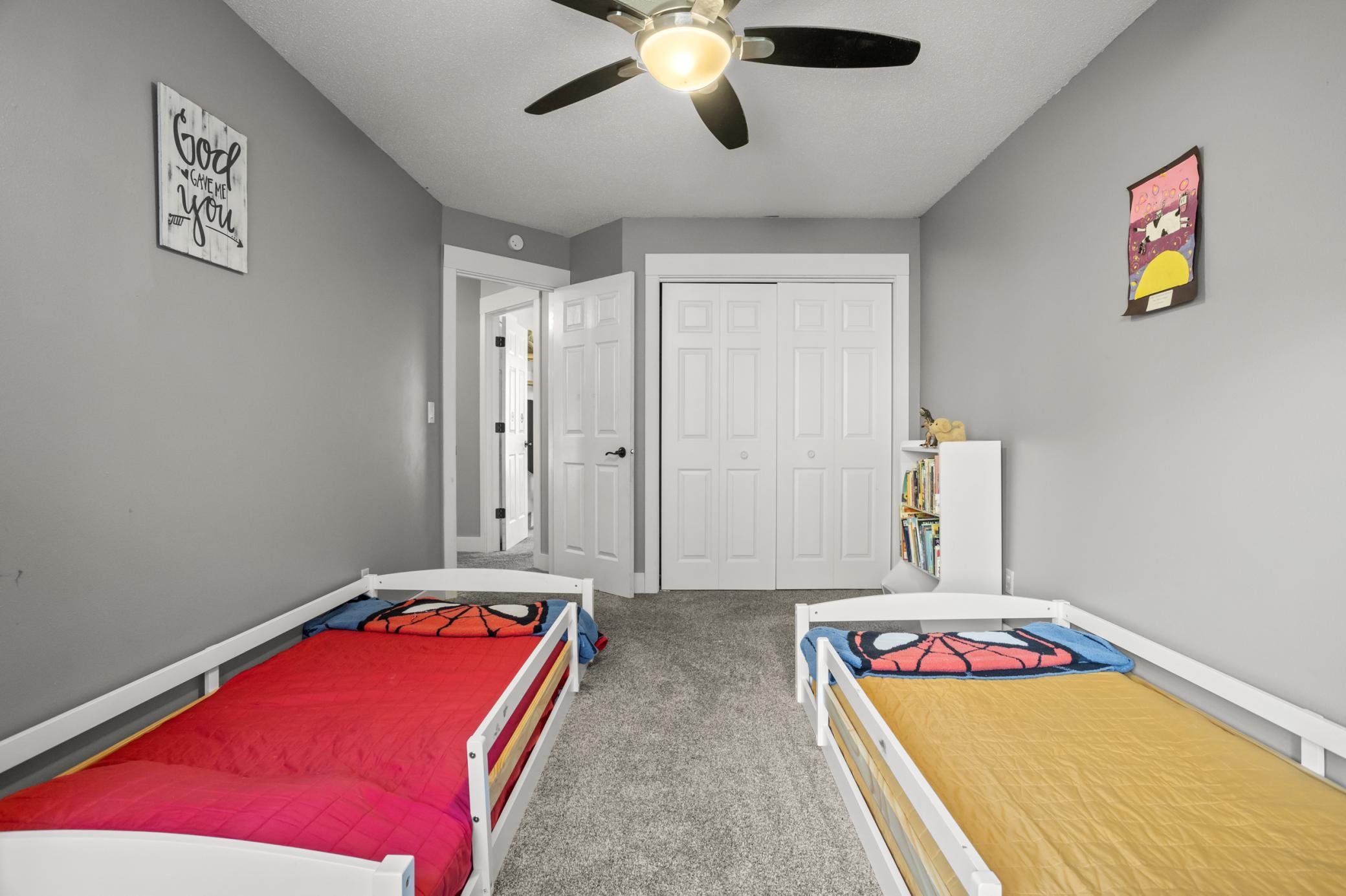 1990 single family home for sale at 2816 39 1/2 Avenue S in Fargo, ND — 6 bed, 4 bath (photo 26 of 55)