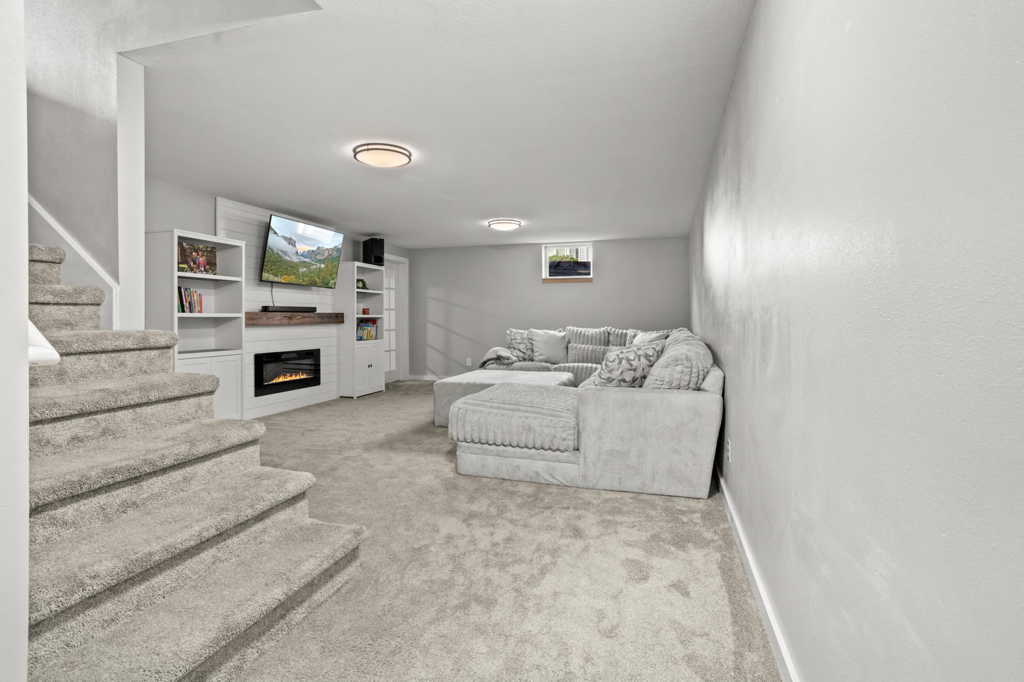 1990 single family home for sale at 2816 39 1/2 Avenue S in Fargo, ND — 6 bed, 4 bath (photo 35 of 55)