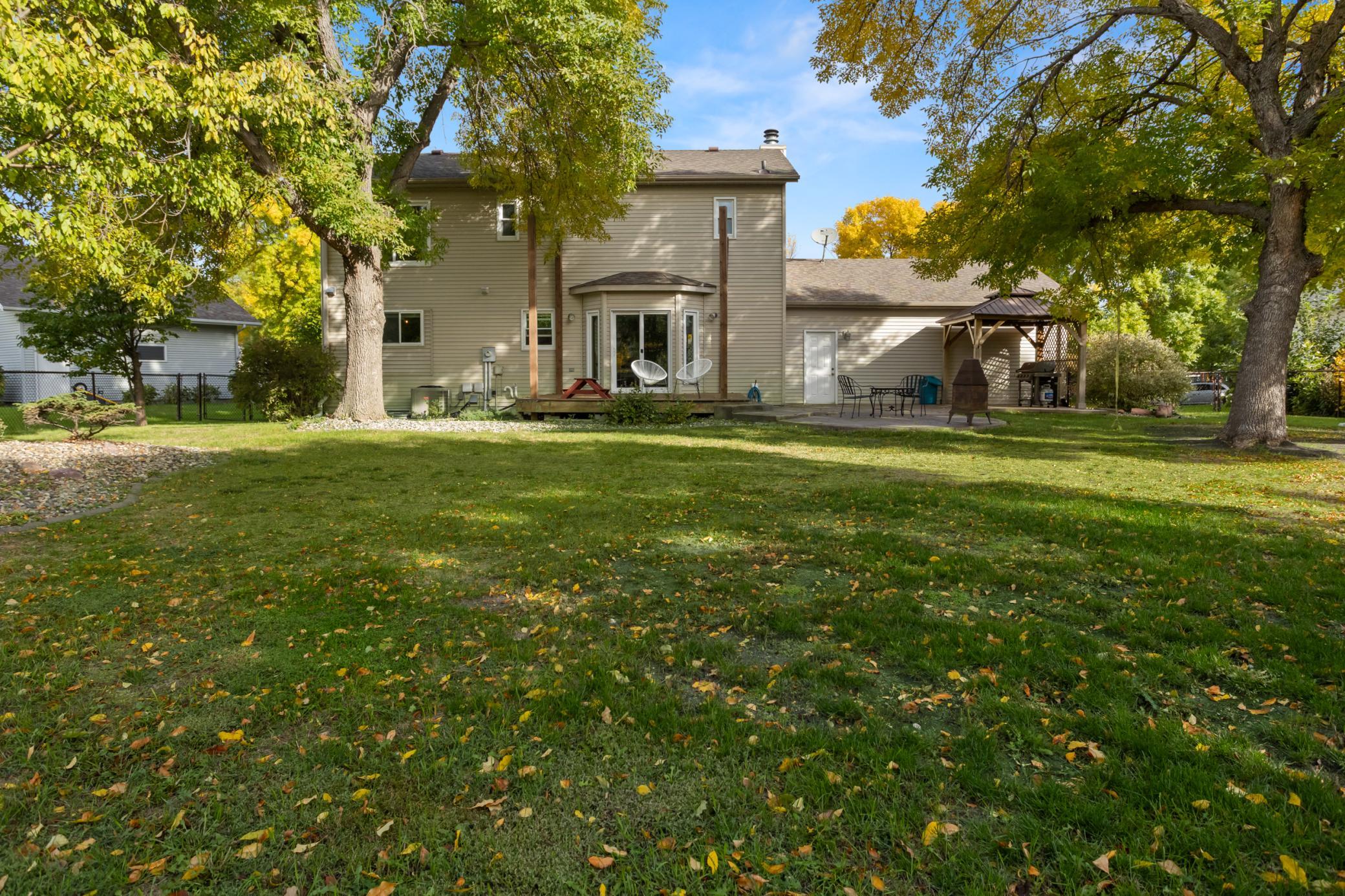 1990 single family home for sale at 2816 39 1/2 Avenue S in Fargo, ND — 6 bed, 4 bath (photo 47 of 55)