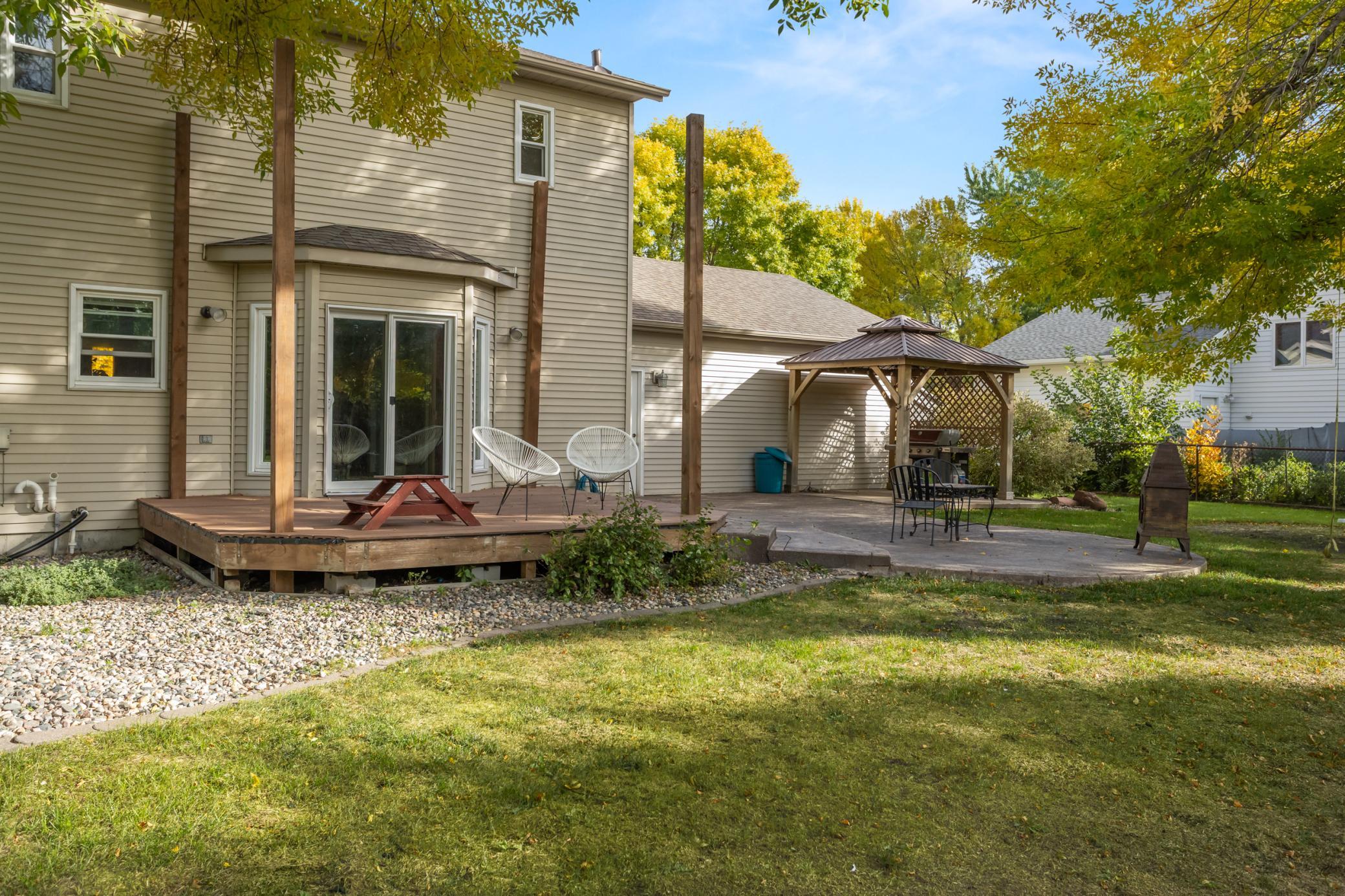 1990 single family home for sale at 2816 39 1/2 Avenue S in Fargo, ND — 6 bed, 4 bath (photo 48 of 55)