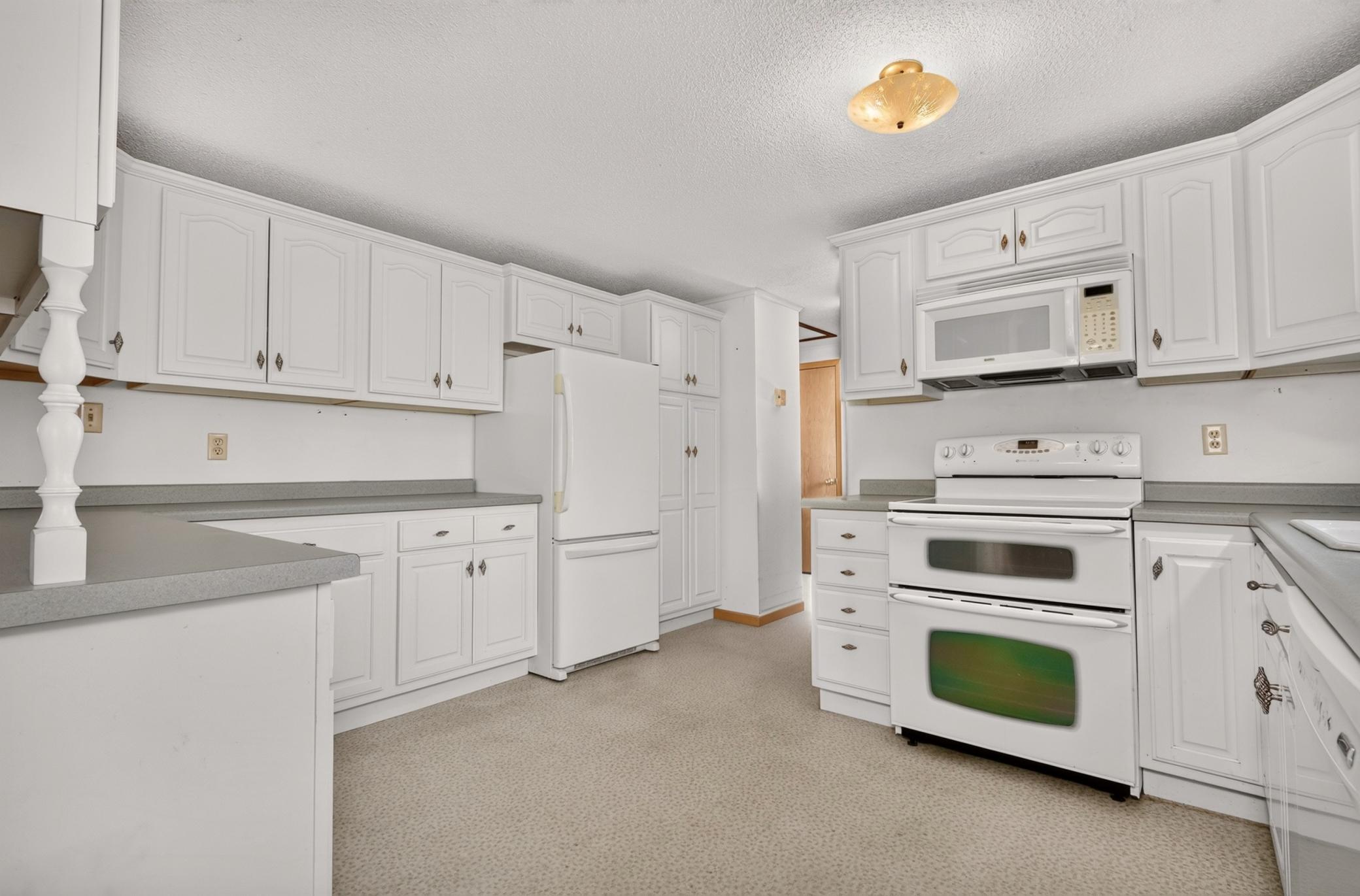 1979 single family home for sale at 2200 SW 16th Street in Grand Rapids, MN — 3 bed, 3 bath (photo 14 of 63)