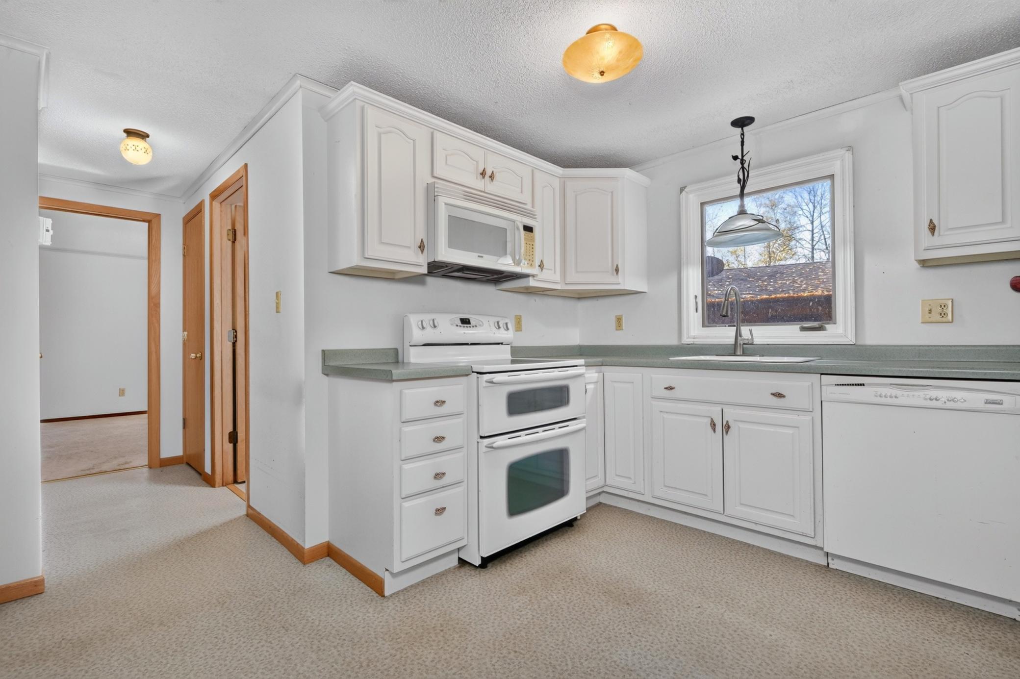 1979 single family home for sale at 2200 SW 16th Street in Grand Rapids, MN — 3 bed, 3 bath (photo 16 of 63)