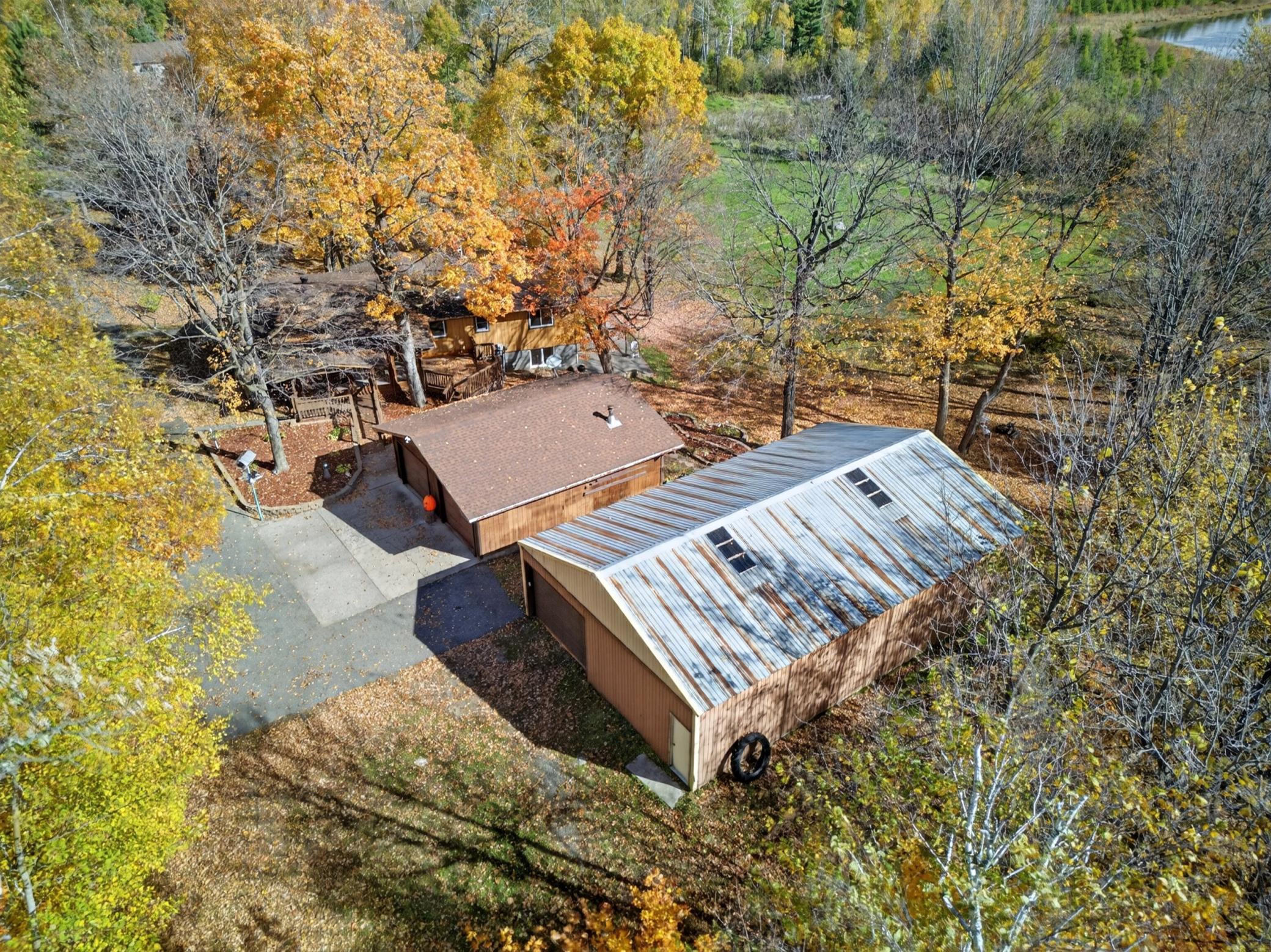 1979 single family home for sale at 2200 SW 16th Street in Grand Rapids, MN — 3 bed, 3 bath (photo 4 of 63)