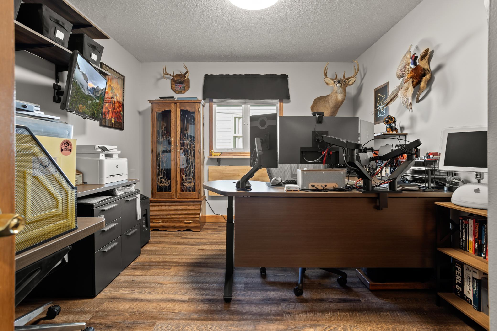 1971 single family home for sale at 115 3rd Avenue S in Wahpeton, ND — 3 bed, 1 bath (photo 15 of 47)