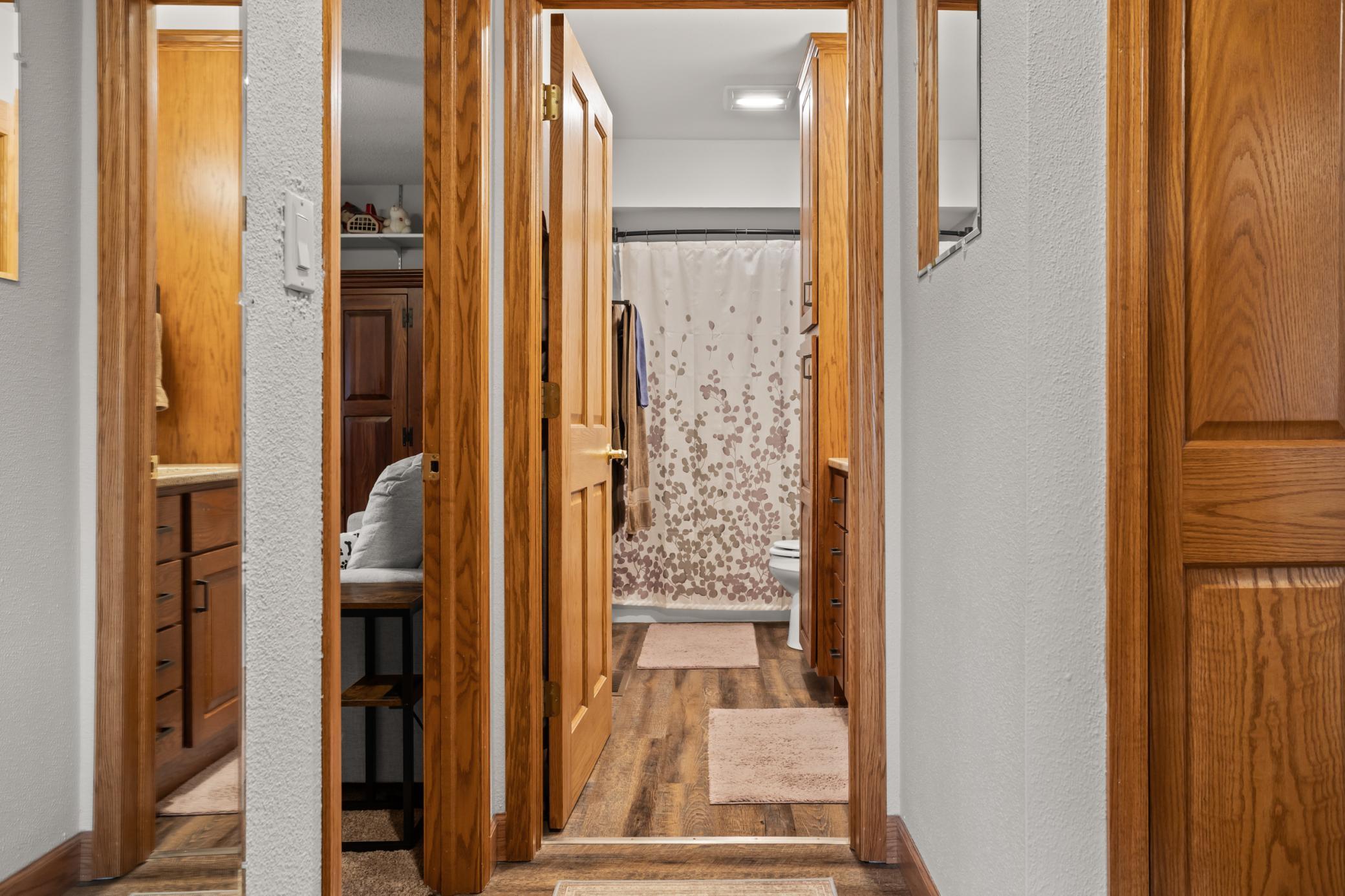 1971 single family home for sale at 115 3rd Avenue S in Wahpeton, ND — 3 bed, 1 bath (photo 18 of 47)