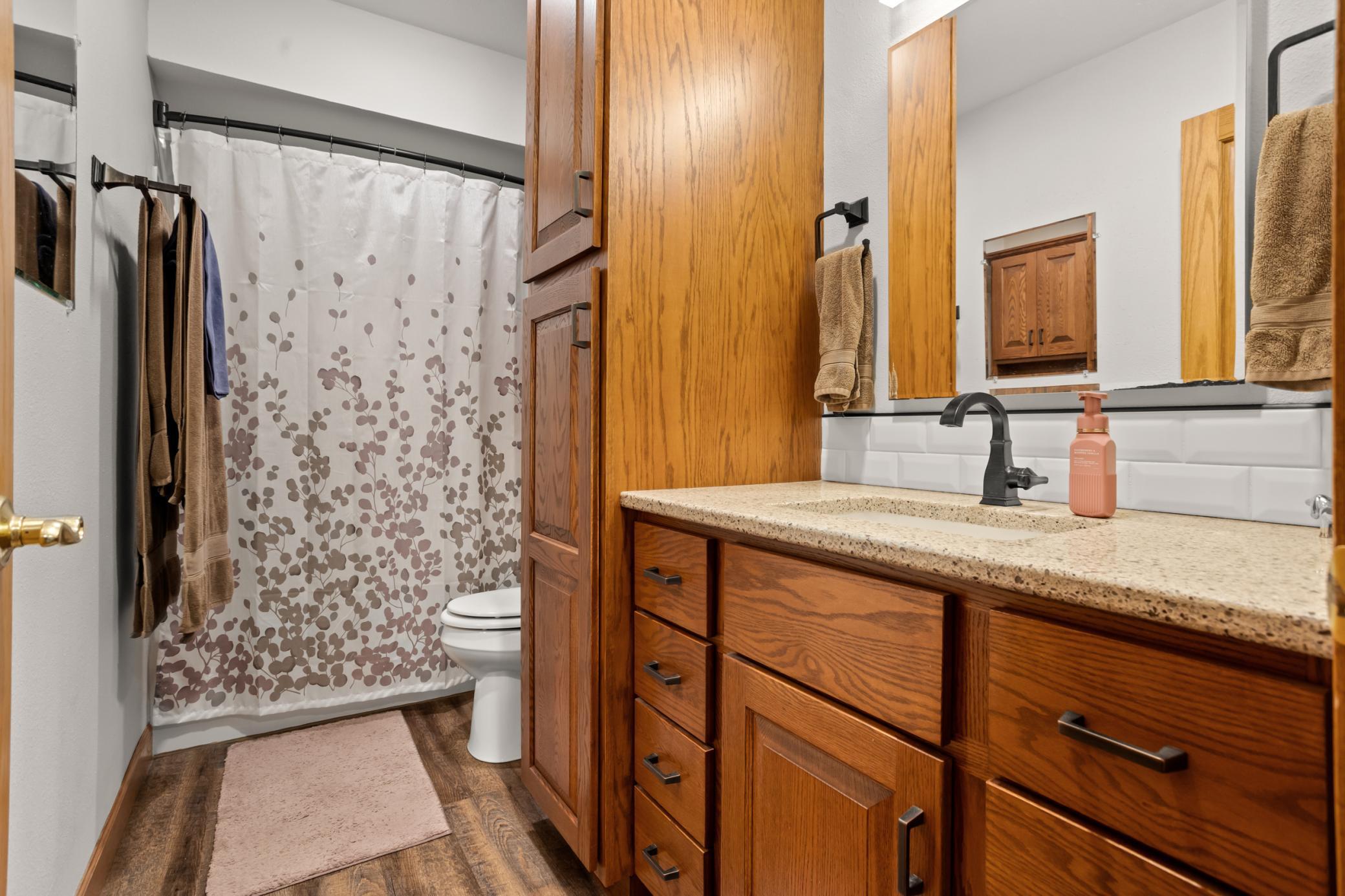 1971 single family home for sale at 115 3rd Avenue S in Wahpeton, ND — 3 bed, 1 bath (photo 19 of 47)