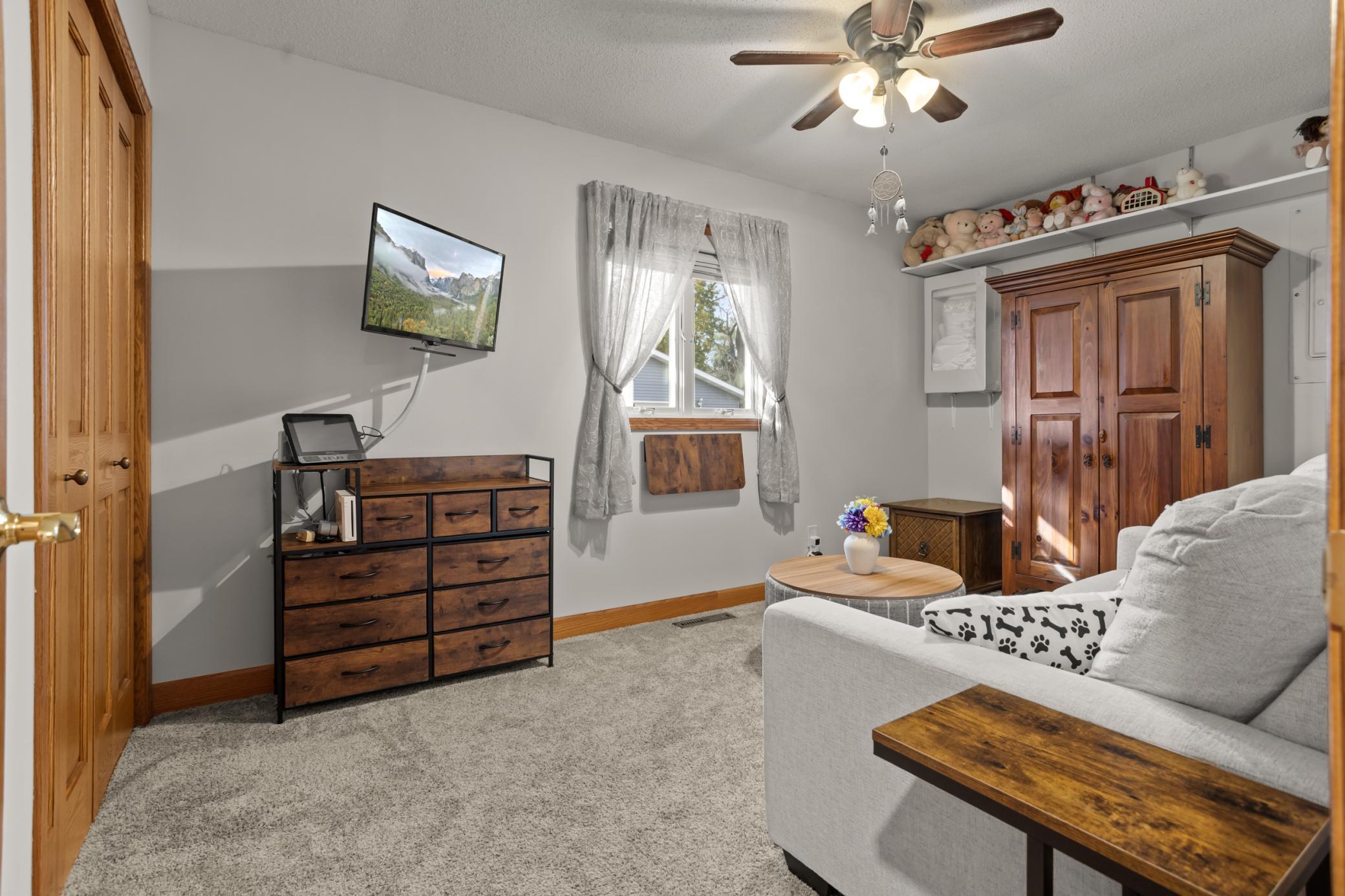 1971 single family home for sale at 115 3rd Avenue S in Wahpeton, ND — 3 bed, 1 bath (photo 20 of 47)
