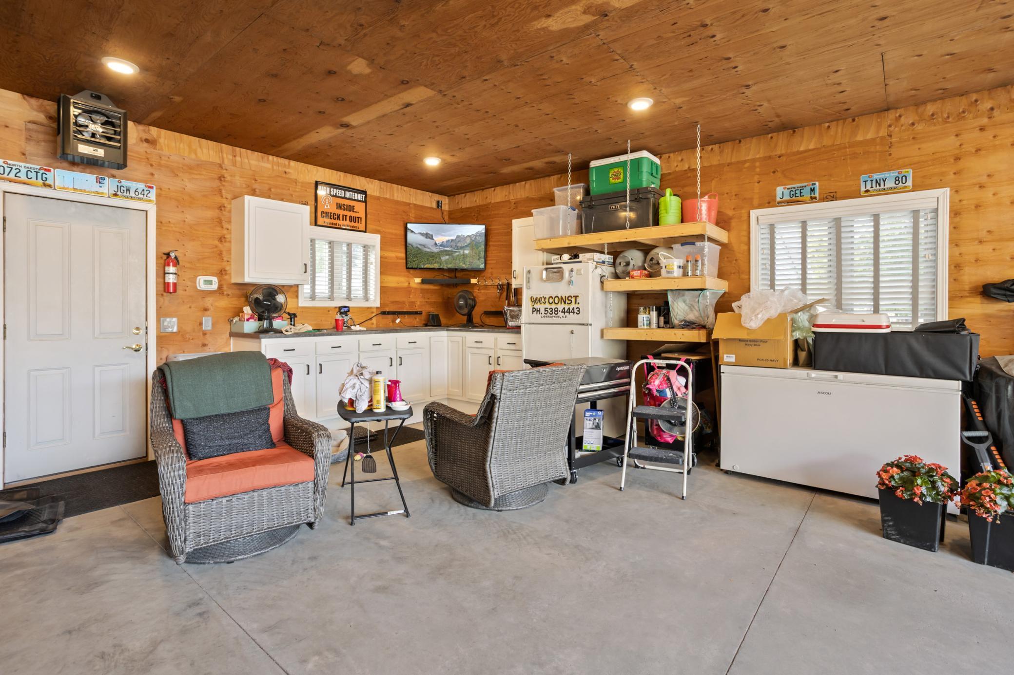 1971 single family home for sale at 115 3rd Avenue S in Wahpeton, ND — 3 bed, 1 bath (photo 29 of 47)