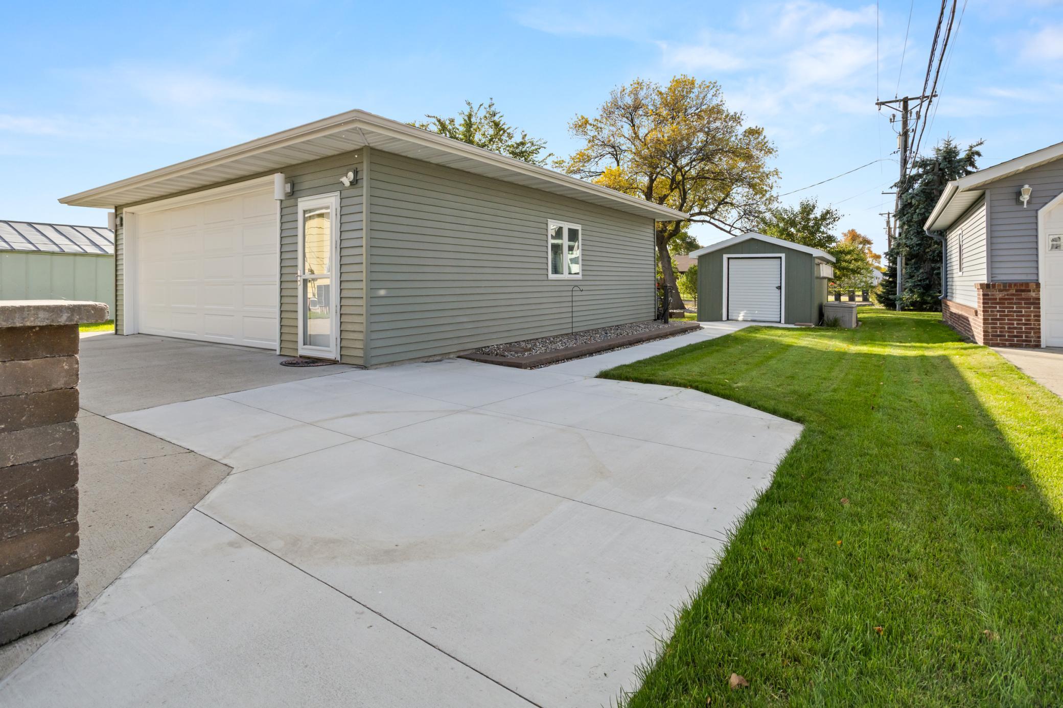 1971 single family home for sale at 115 3rd Avenue S in Wahpeton, ND — 3 bed, 1 bath (photo 33 of 47)