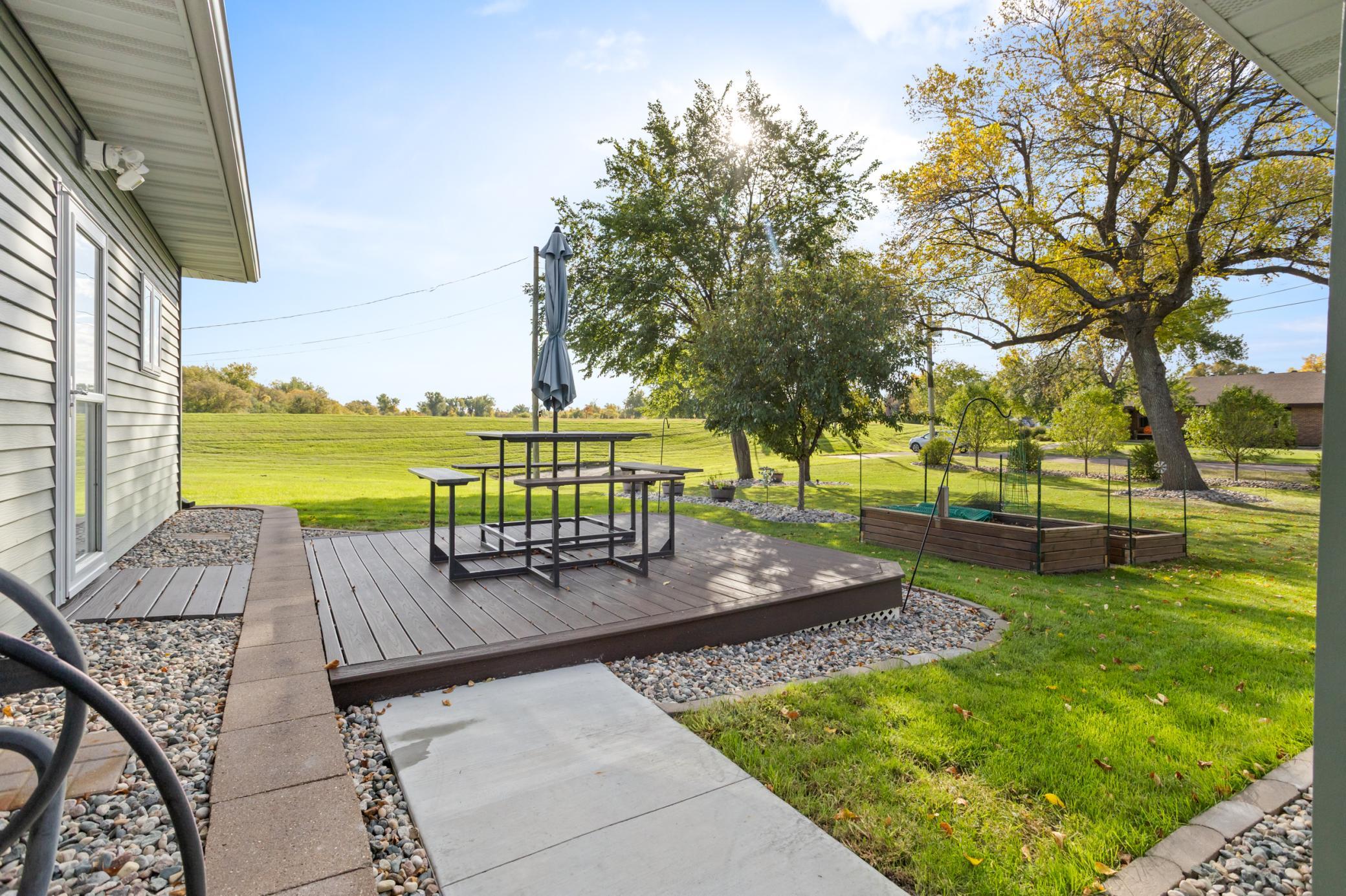 1971 single family home for sale at 115 3rd Avenue S in Wahpeton, ND — 3 bed, 1 bath (photo 34 of 47)