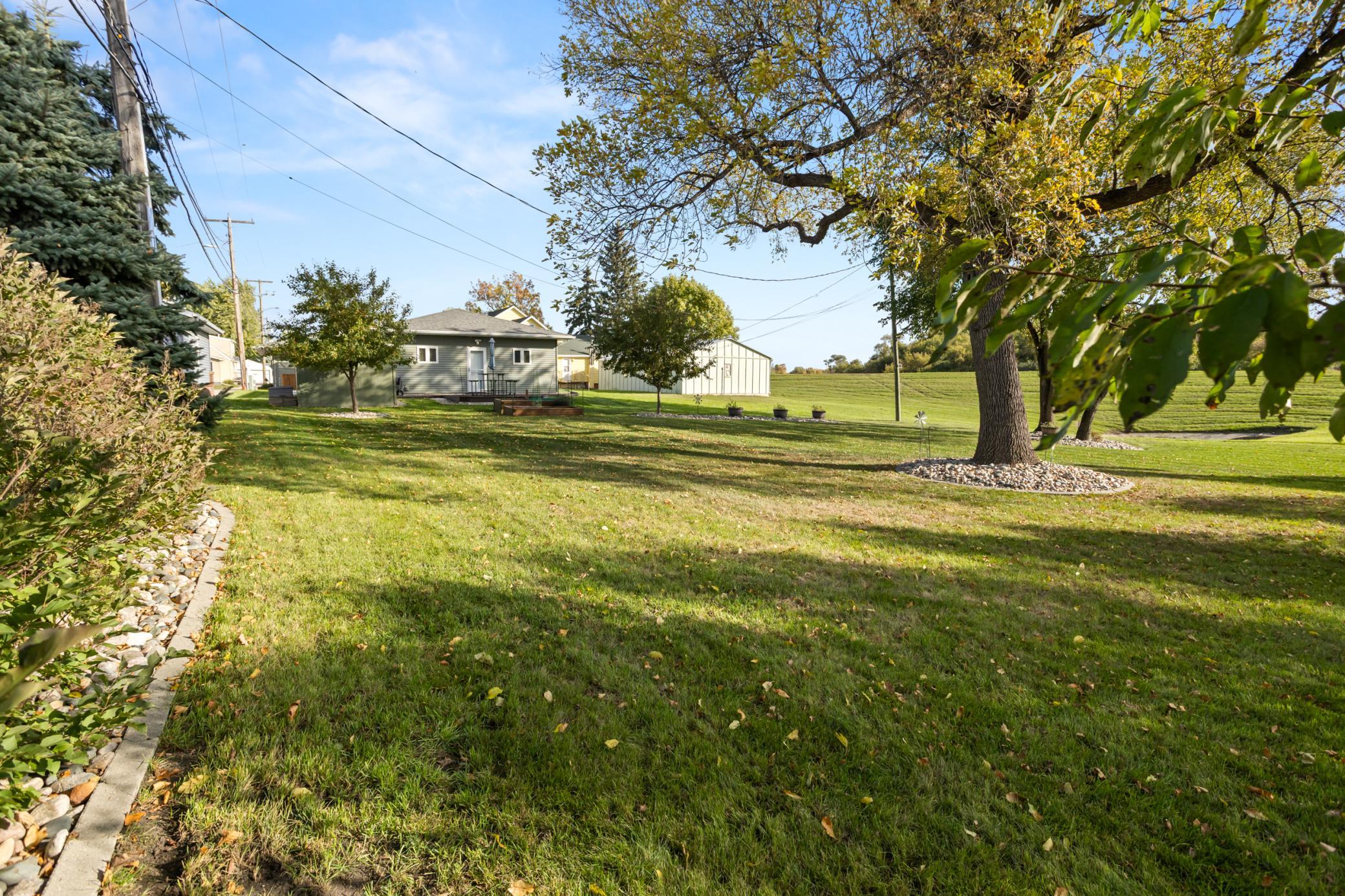 1971 single family home for sale at 115 3rd Avenue S in Wahpeton, ND — 3 bed, 1 bath (photo 35 of 47)