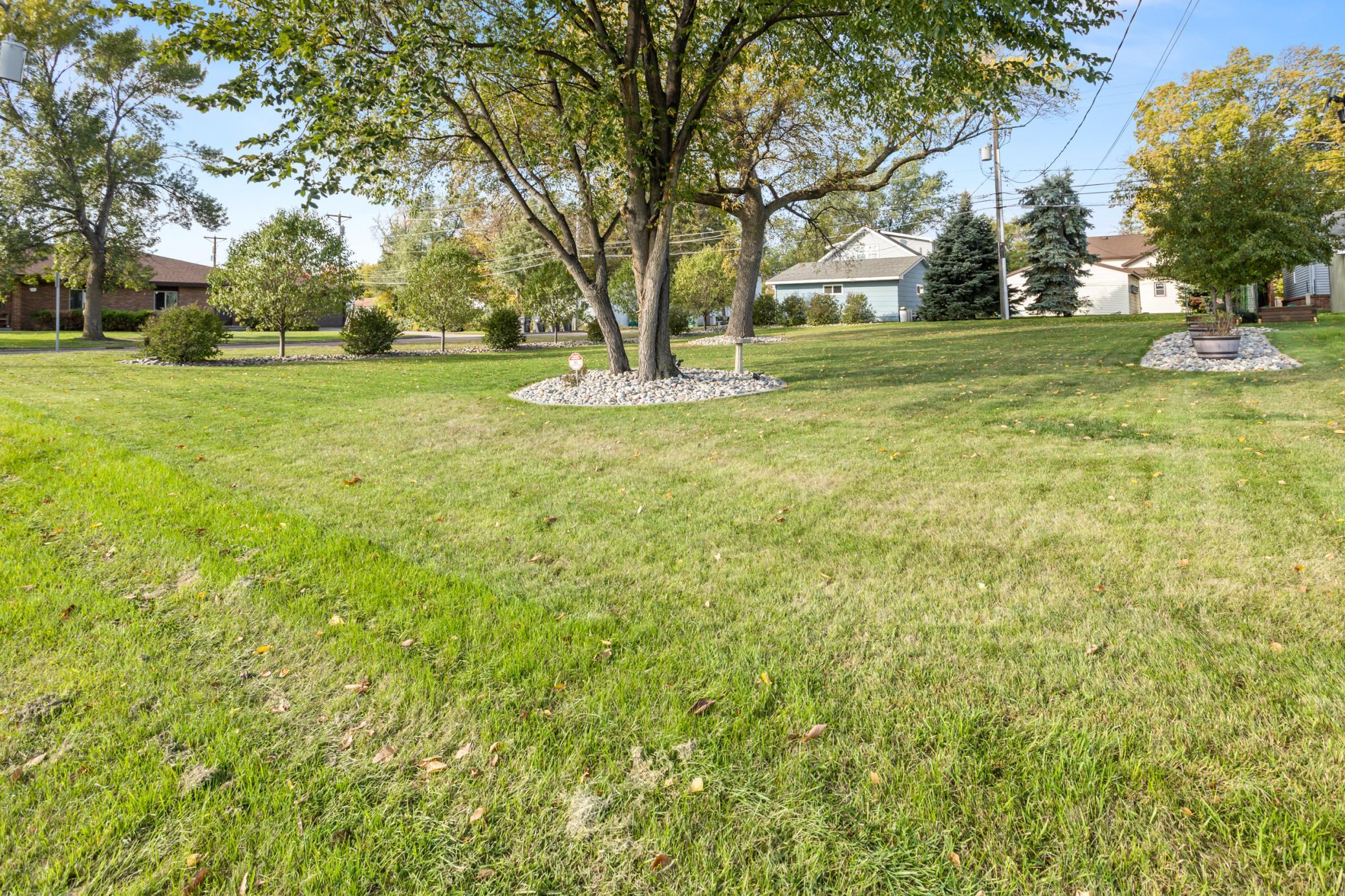 1971 single family home for sale at 115 3rd Avenue S in Wahpeton, ND — 3 bed, 1 bath (photo 36 of 47)
