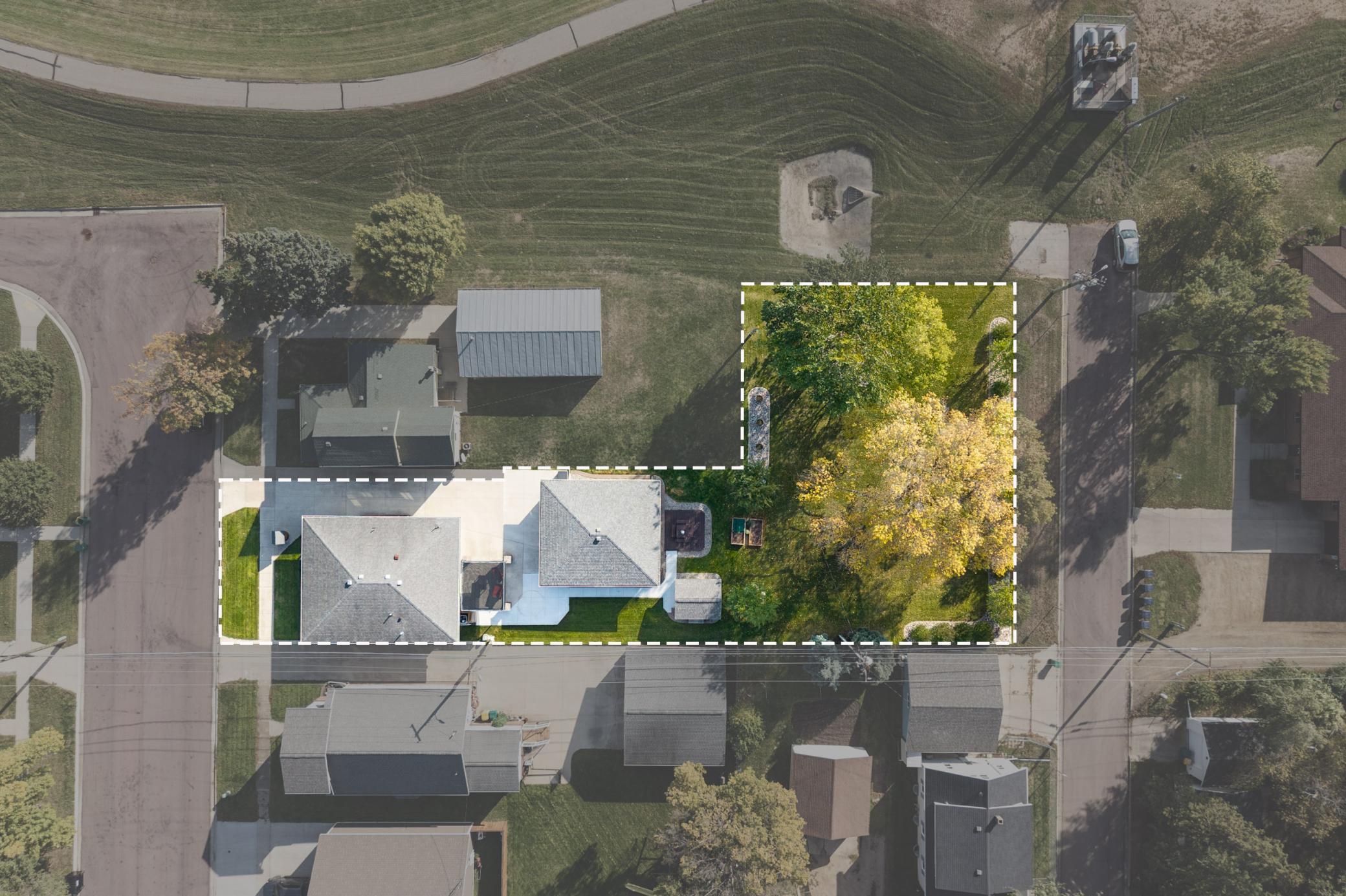 1971 single family home for sale at 115 3rd Avenue S in Wahpeton, ND — 3 bed, 1 bath (photo 43 of 47)