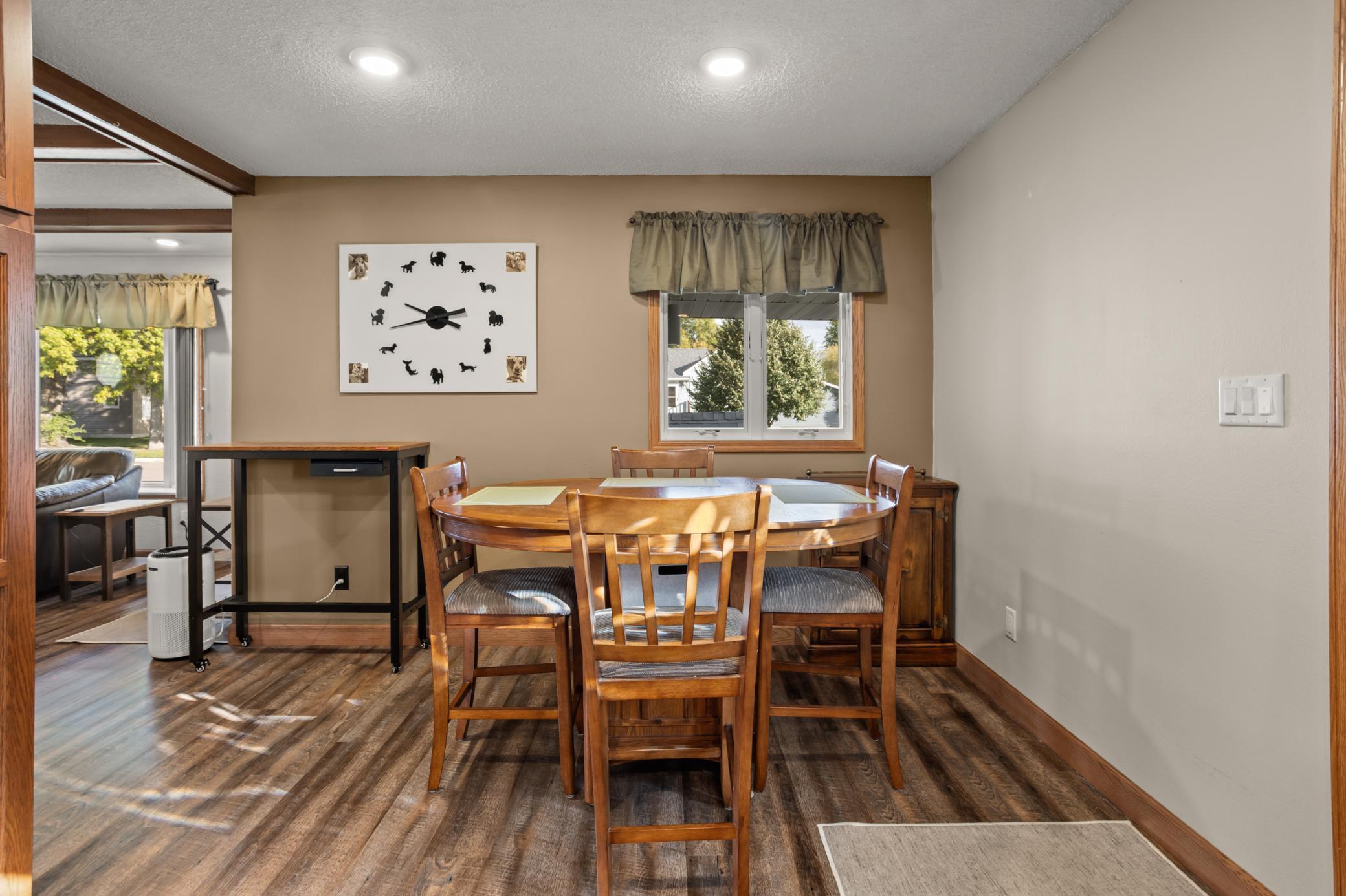 1971 single family home for sale at 115 3rd Avenue S in Wahpeton, ND — 3 bed, 1 bath (photo 8 of 47)
