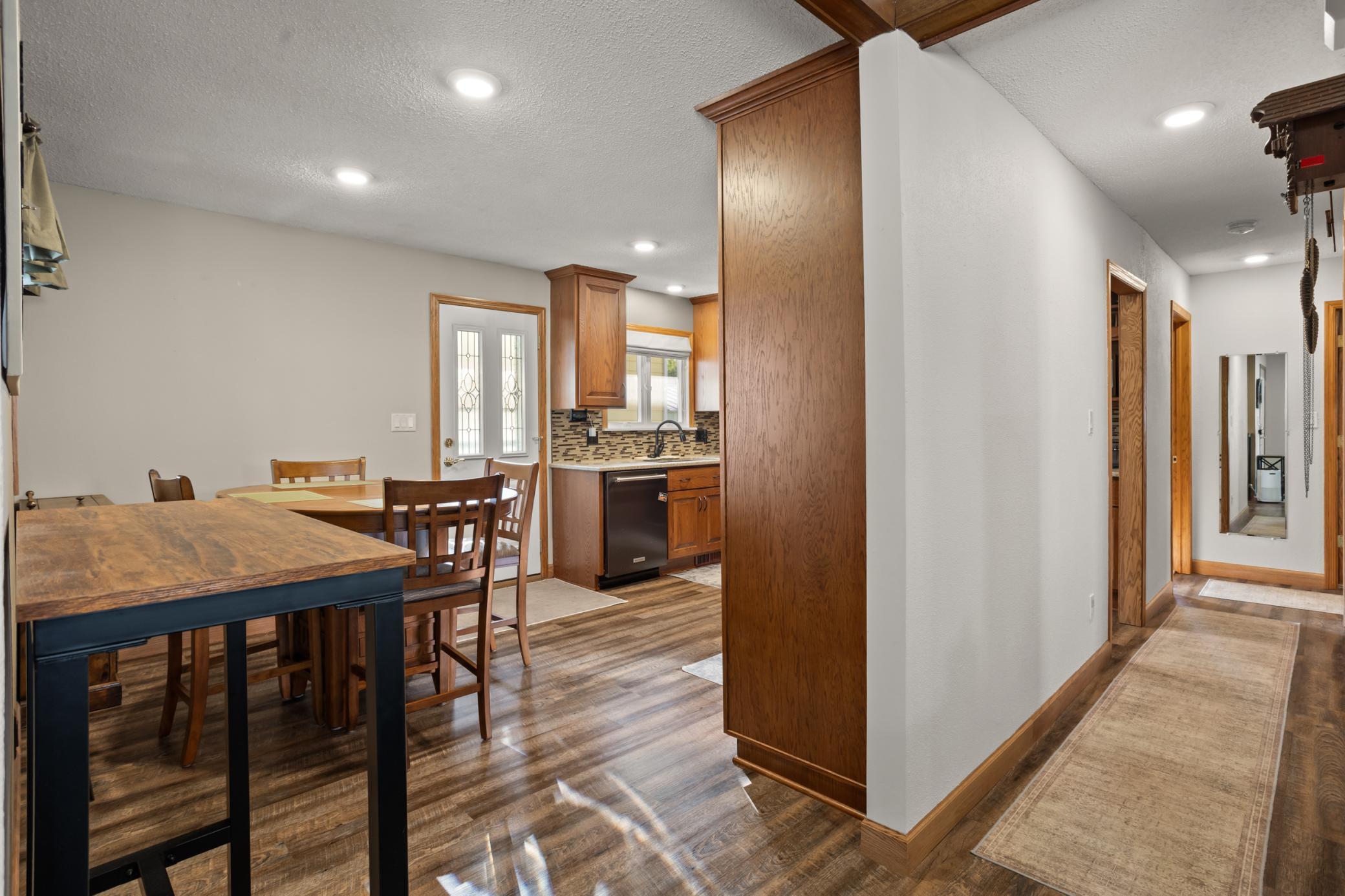 1971 single family home for sale at 115 3rd Avenue S in Wahpeton, ND — 3 bed, 1 bath (photo 9 of 47)