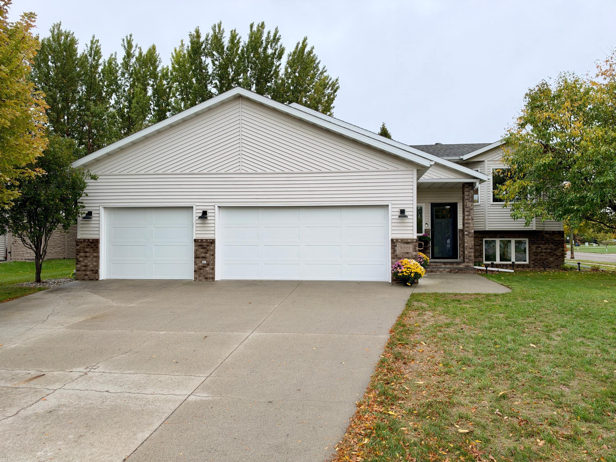 3001 9th Avenue S, Moorhead, MN