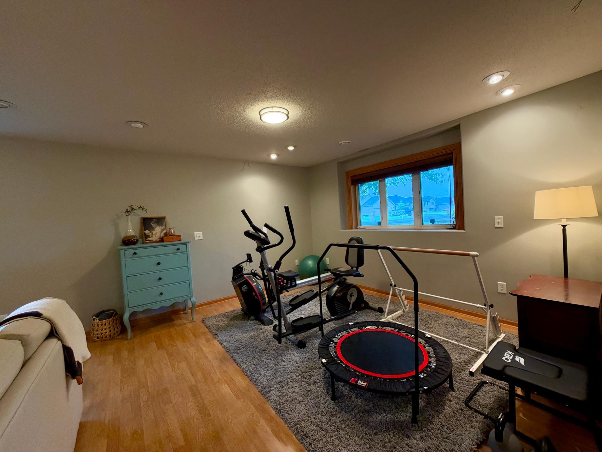 1999 single family home for sale at 3001 9th Avenue S in Moorhead, MN — 4 bed, 3 bath (photo 20 of 35)