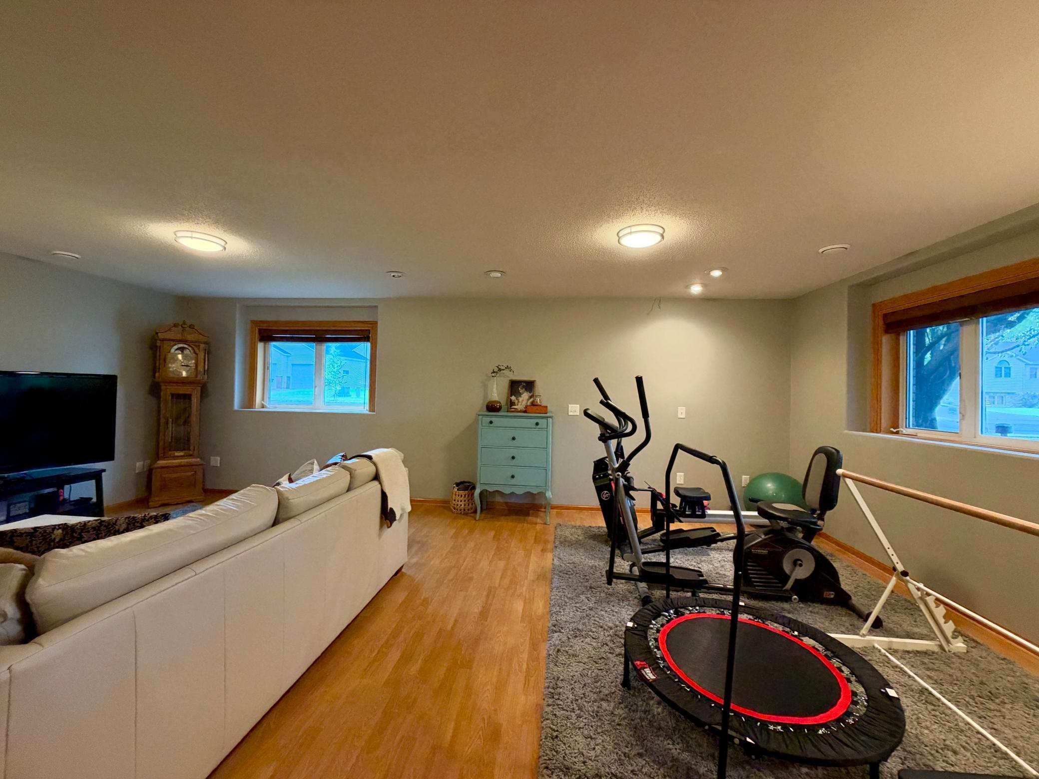 1999 single family home for sale at 3001 9th Avenue S in Moorhead, MN — 4 bed, 3 bath (photo 22 of 35)