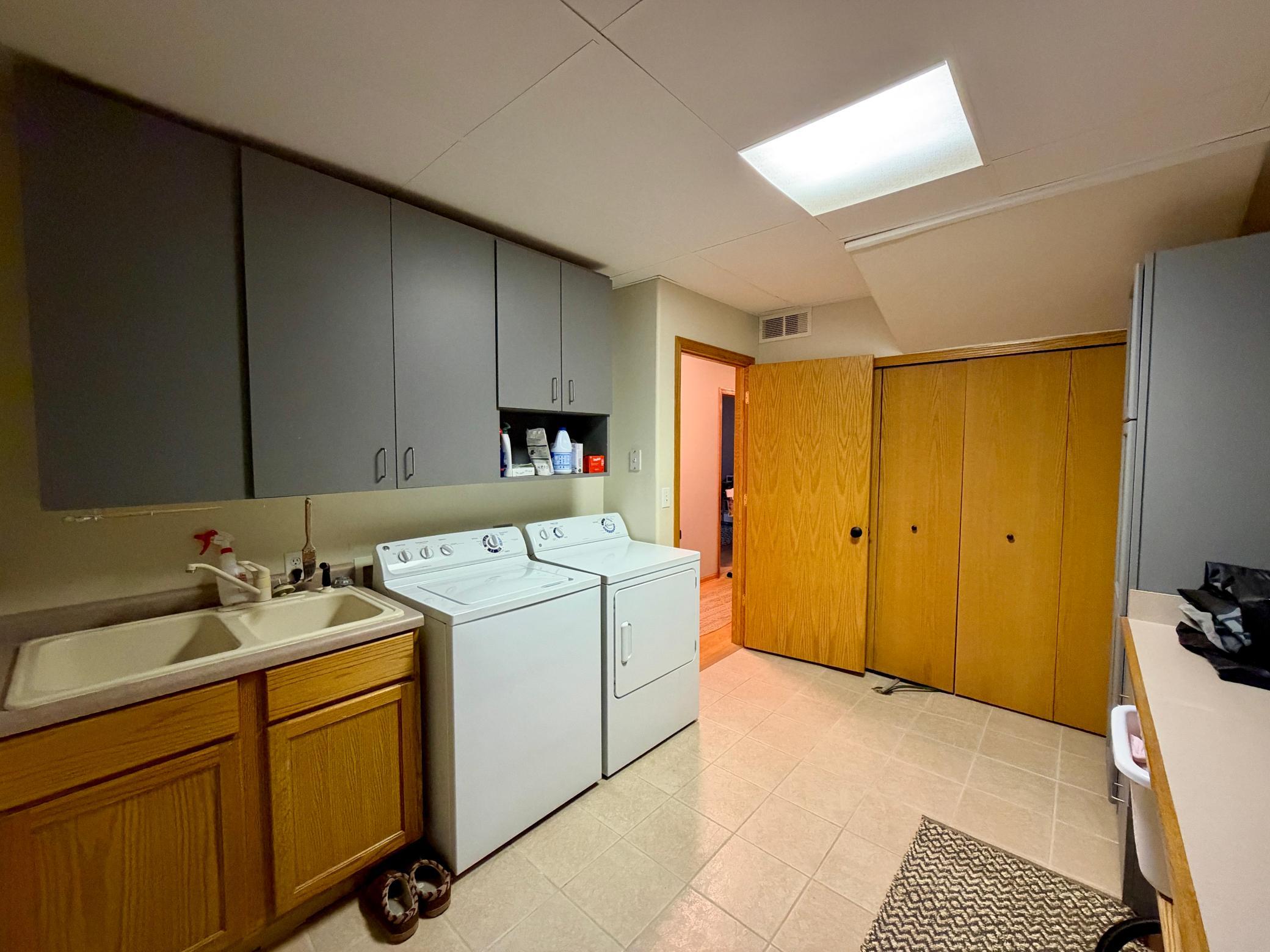 1999 single family home for sale at 3001 9th Avenue S in Moorhead, MN — 4 bed, 3 bath (photo 28 of 35)