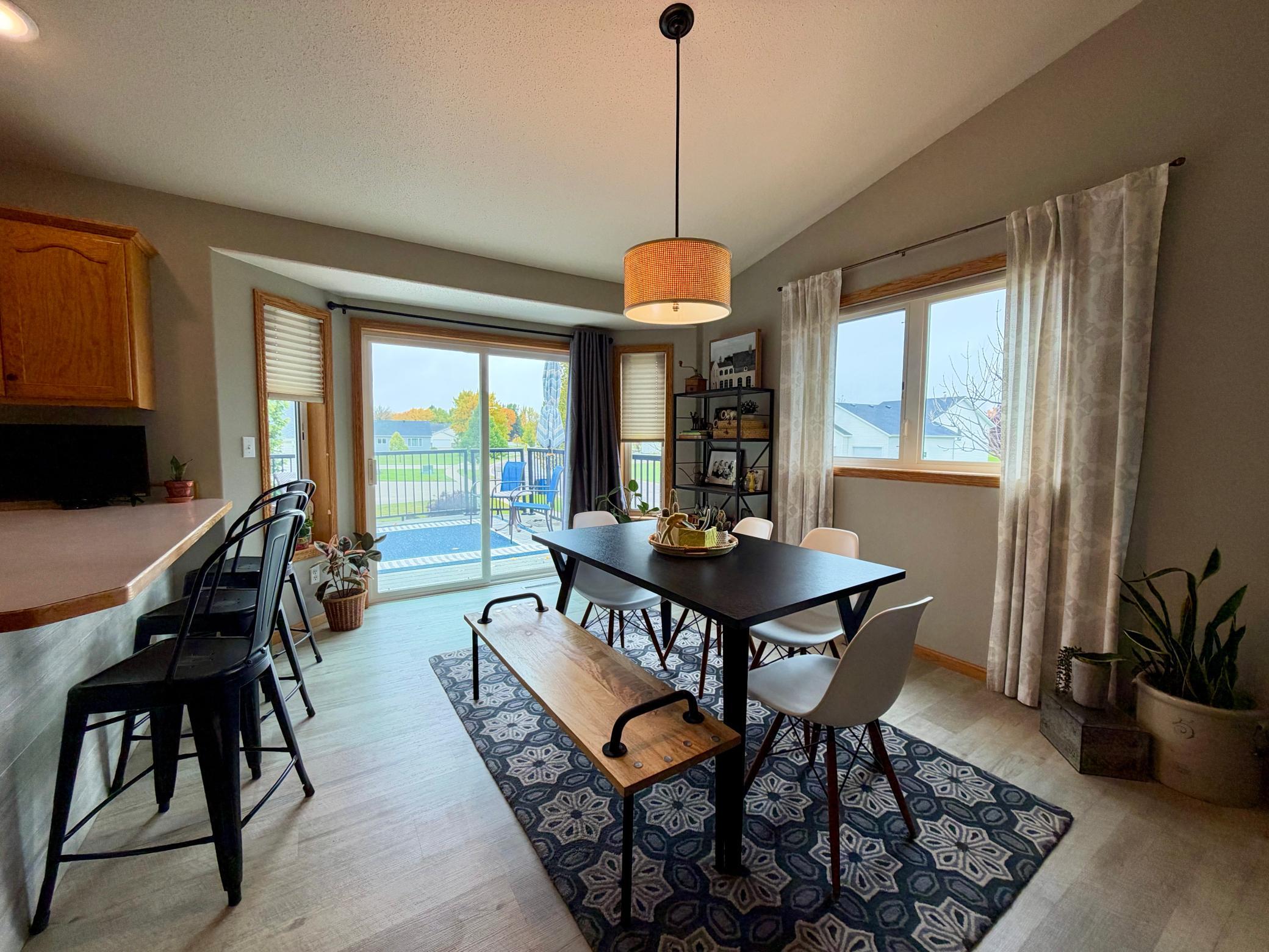1999 single family home for sale at 3001 9th Avenue S in Moorhead, MN — 4 bed, 3 bath (photo 4 of 35)