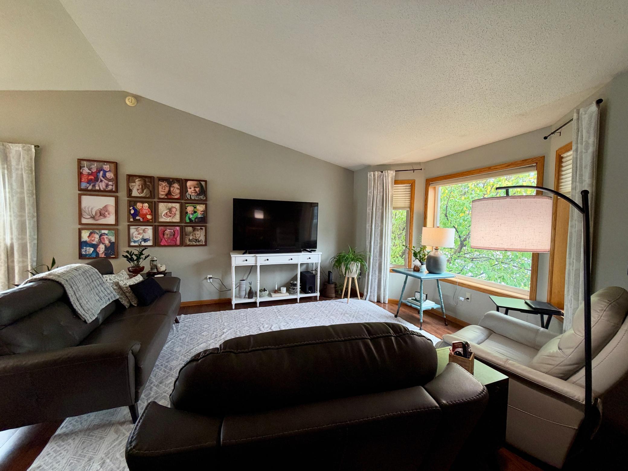 1999 single family home for sale at 3001 9th Avenue S in Moorhead, MN — 4 bed, 3 bath (photo 5 of 35)