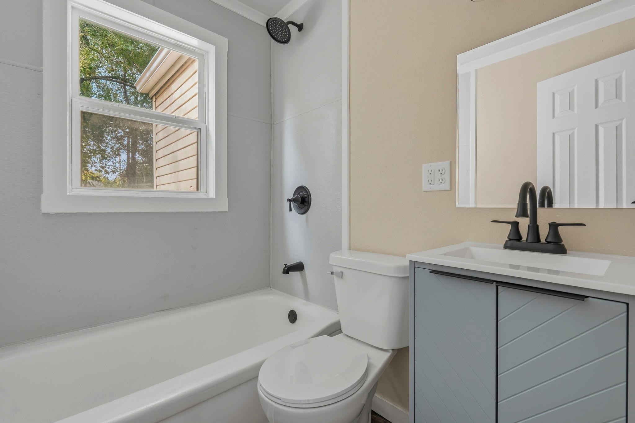 1940 single family home for sale at 1301 16th Street S in Fargo, ND — 2 bed, 1 bath (photo 14 of 27)