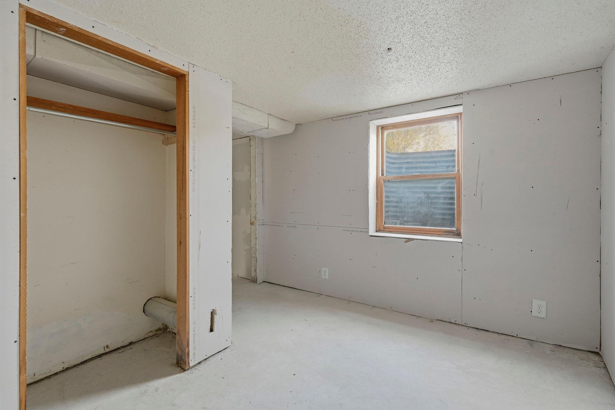 1940 single family home for sale at 1301 16th Street S in Fargo, ND — 2 bed, 1 bath (photo 15 of 27)