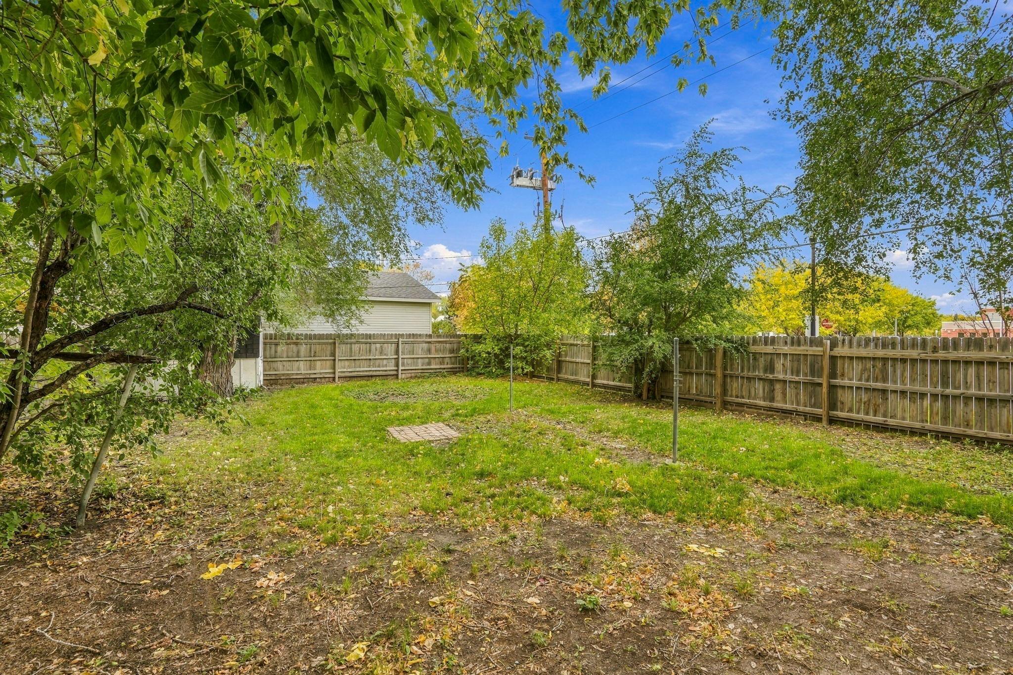 1940 single family home for sale at 1301 16th Street S in Fargo, ND — 2 bed, 1 bath (photo 20 of 27)