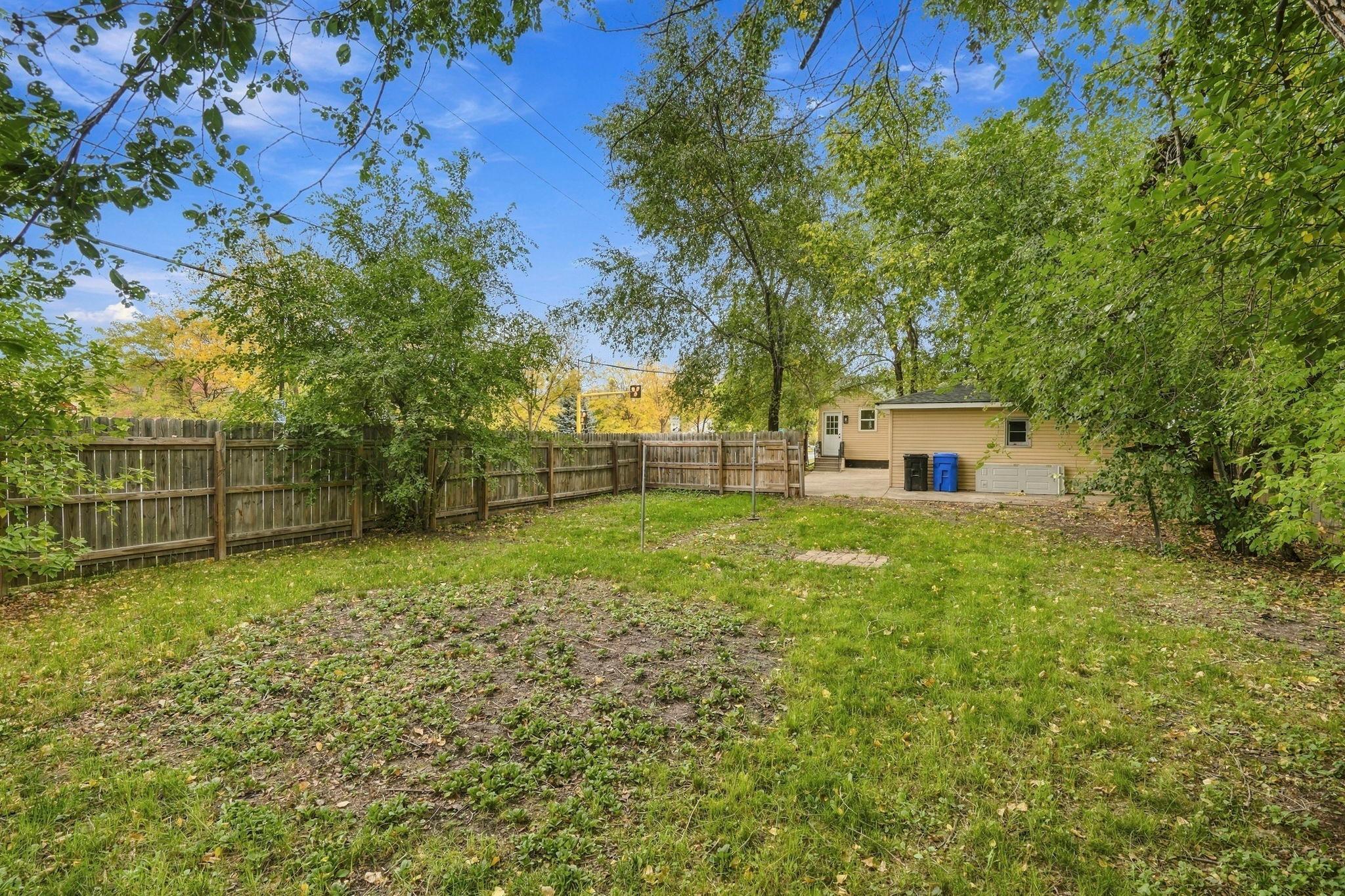 1940 single family home for sale at 1301 16th Street S in Fargo, ND — 2 bed, 1 bath (photo 21 of 27)