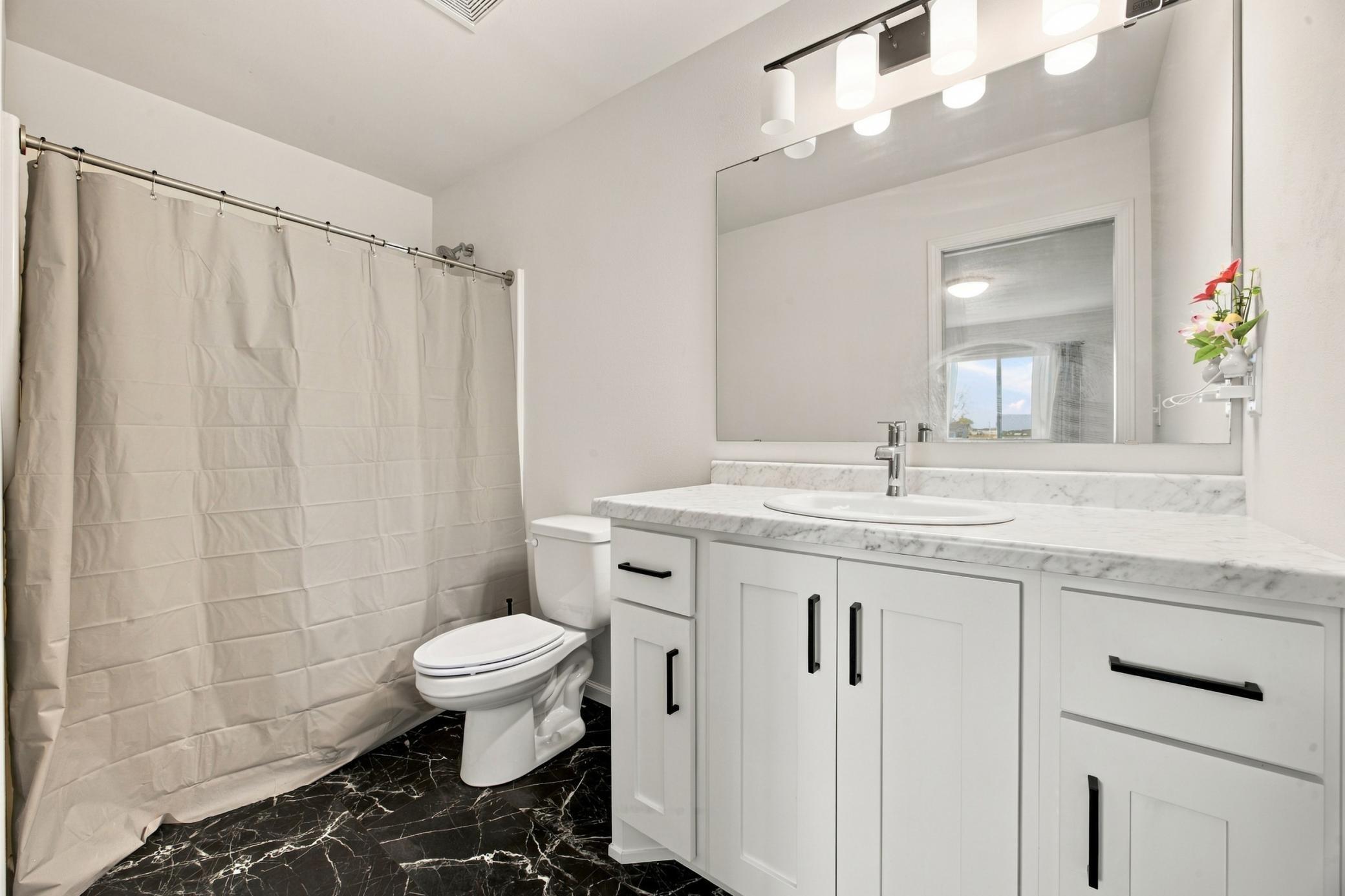 2024 single family home for sale at 838 2nd Avenue in Horace, ND — 4 bed, 3 bath (photo 18 of 40)